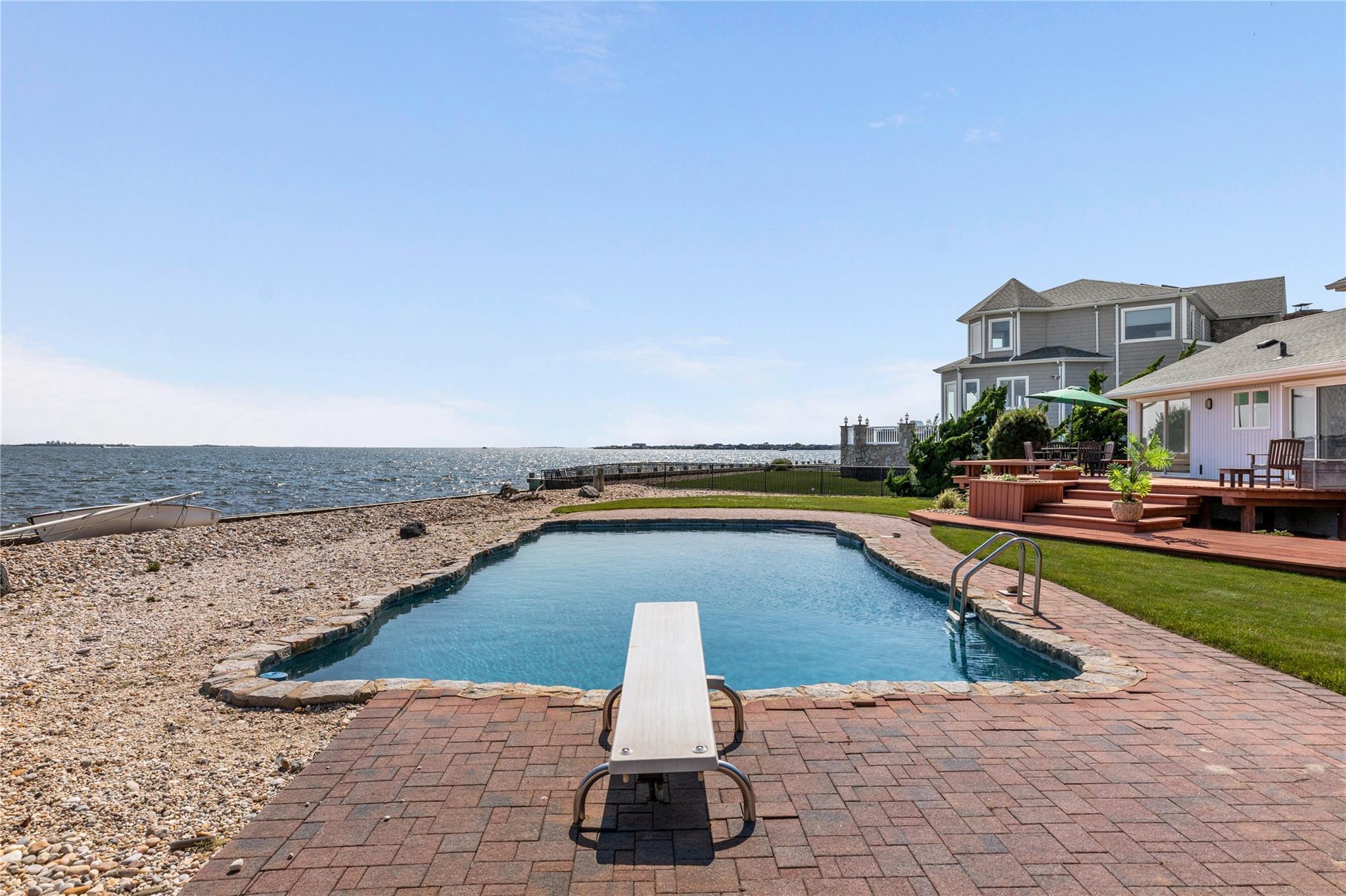 Single Family Secatogue  Suffolk County, NY 11795, MLS-873043-28