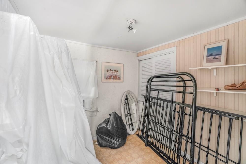 Single Family Main  Suffolk County, NY 11782, MLS-873068-5