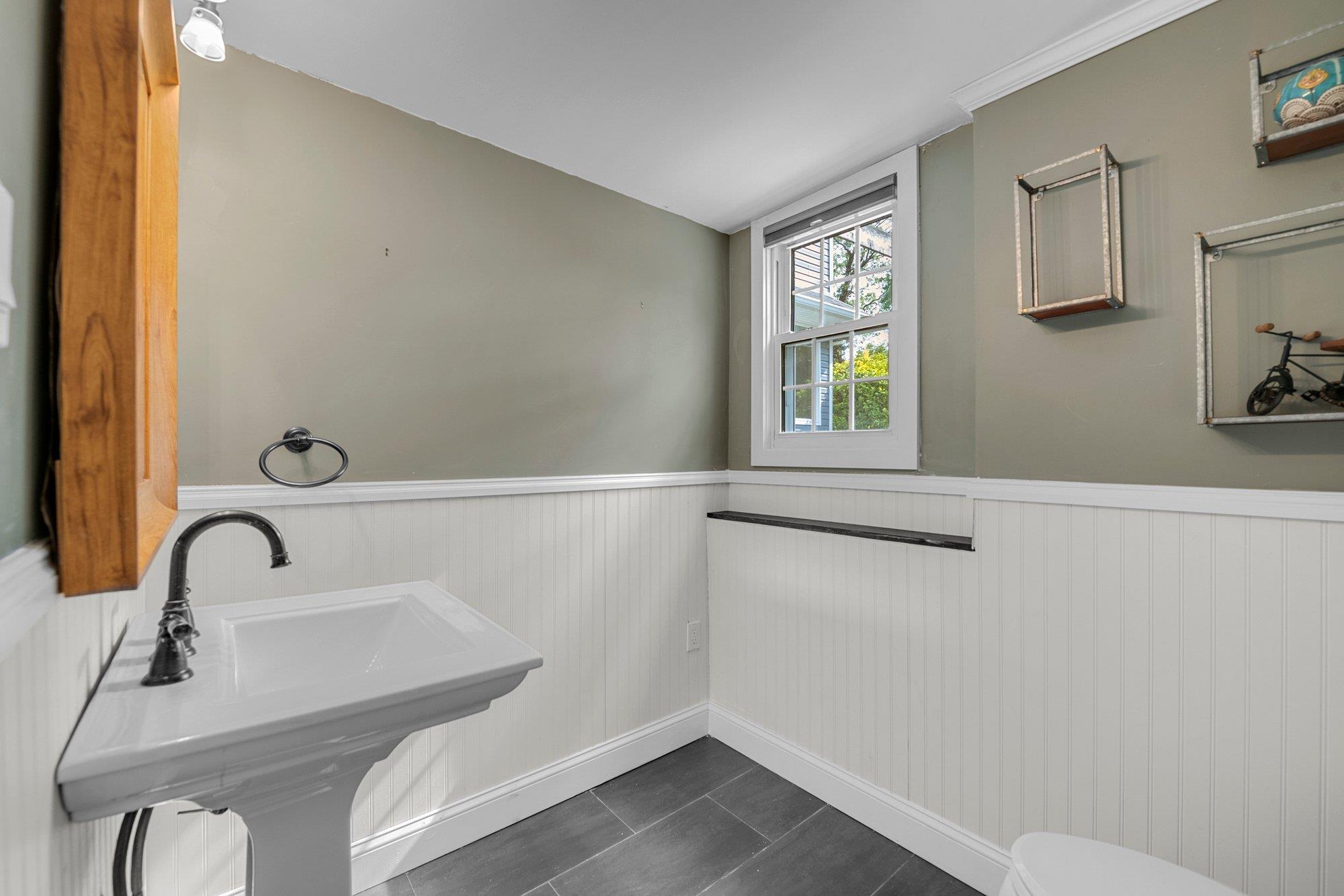 Single Family Washington  Nassau County, NY 11530, MLS-873080-24