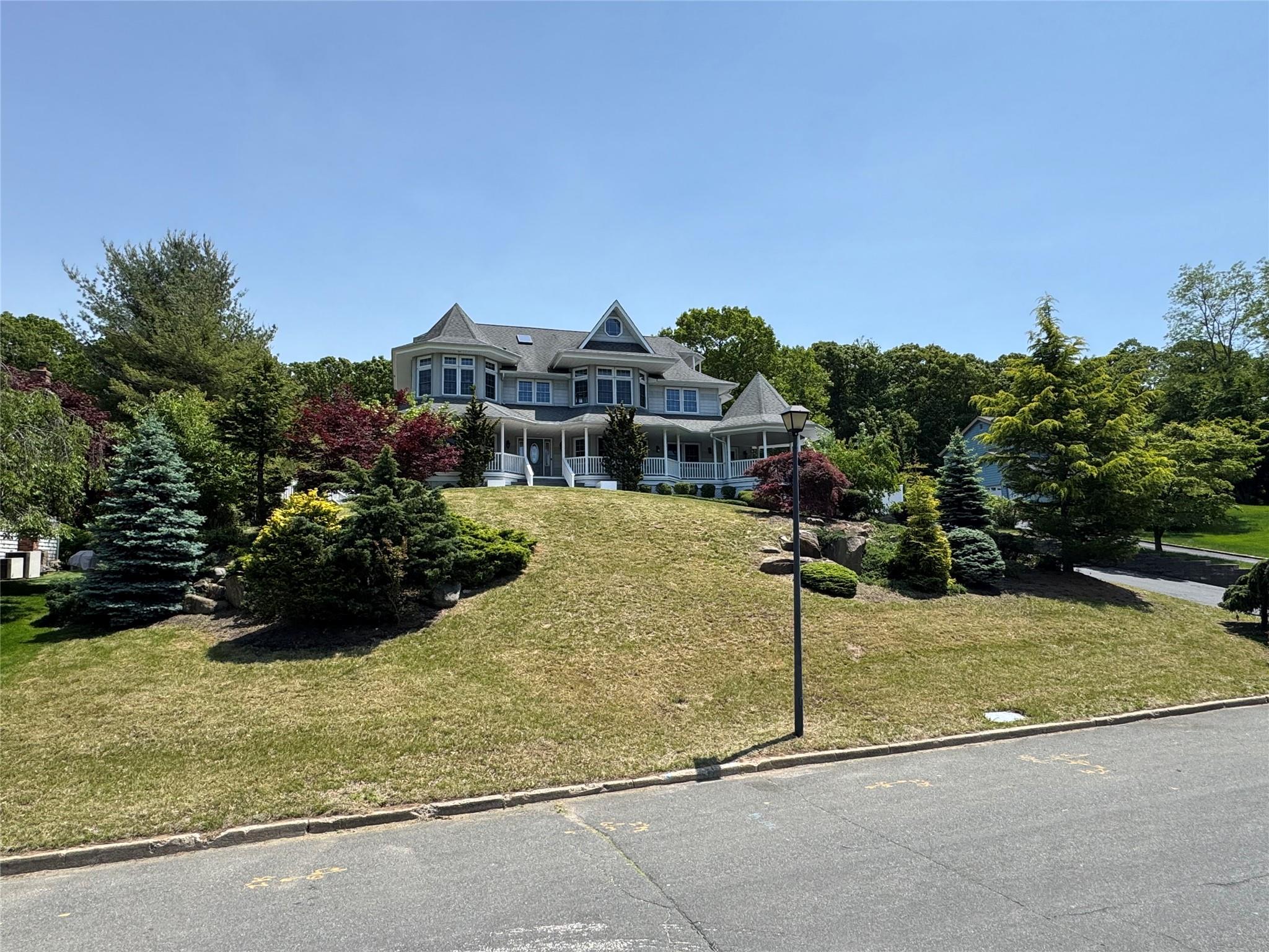 Single Family Frost Valley  Suffolk County, NY 11766, MLS-873090-2