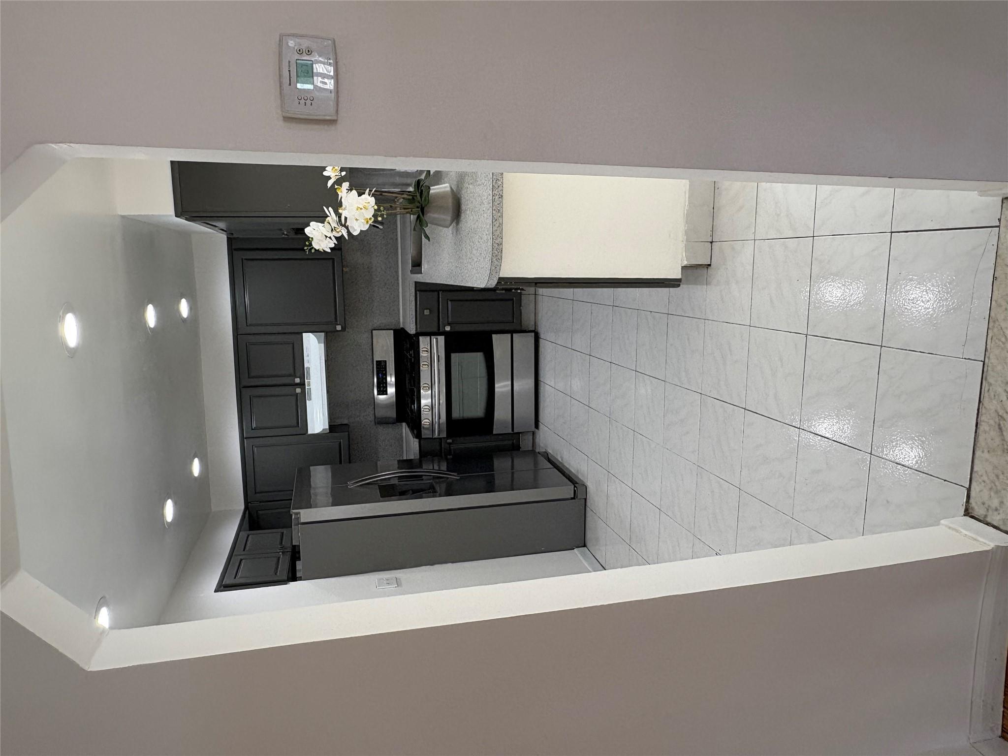 Single Family Hollywood  Bronx, NY 10465, MLS-873098-10