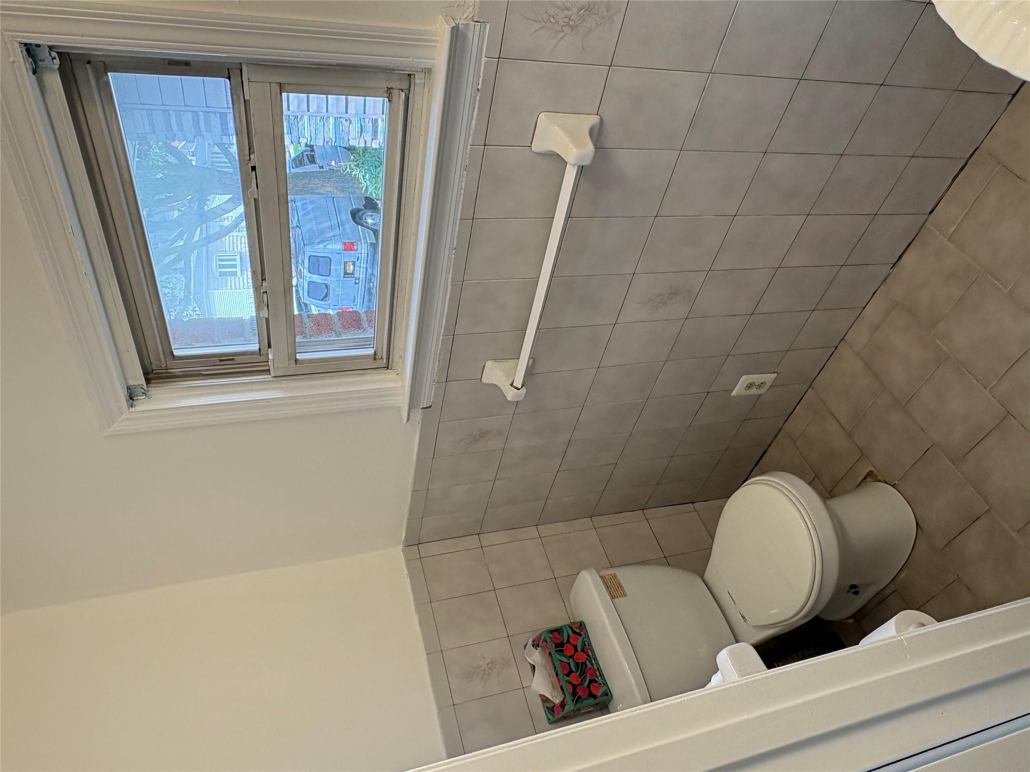Single Family Hollywood  Bronx, NY 10465, MLS-873098-15