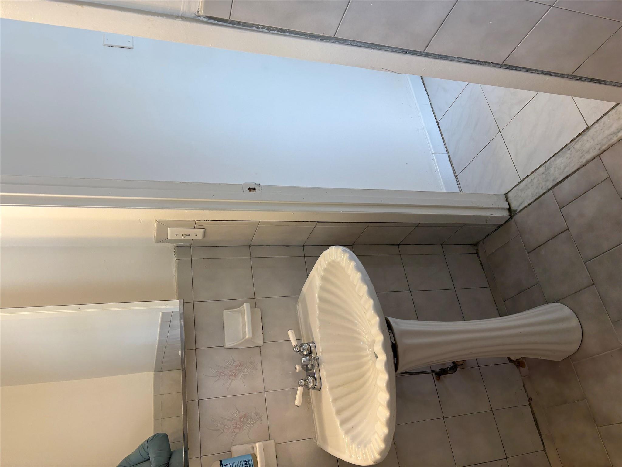 Single Family Hollywood  Bronx, NY 10465, MLS-873098-16