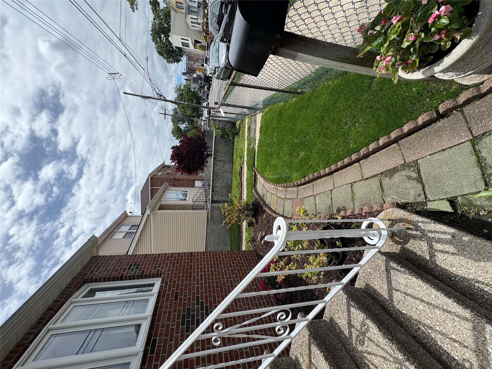 Single Family Hollywood  Bronx, NY 10465, MLS-873098-3