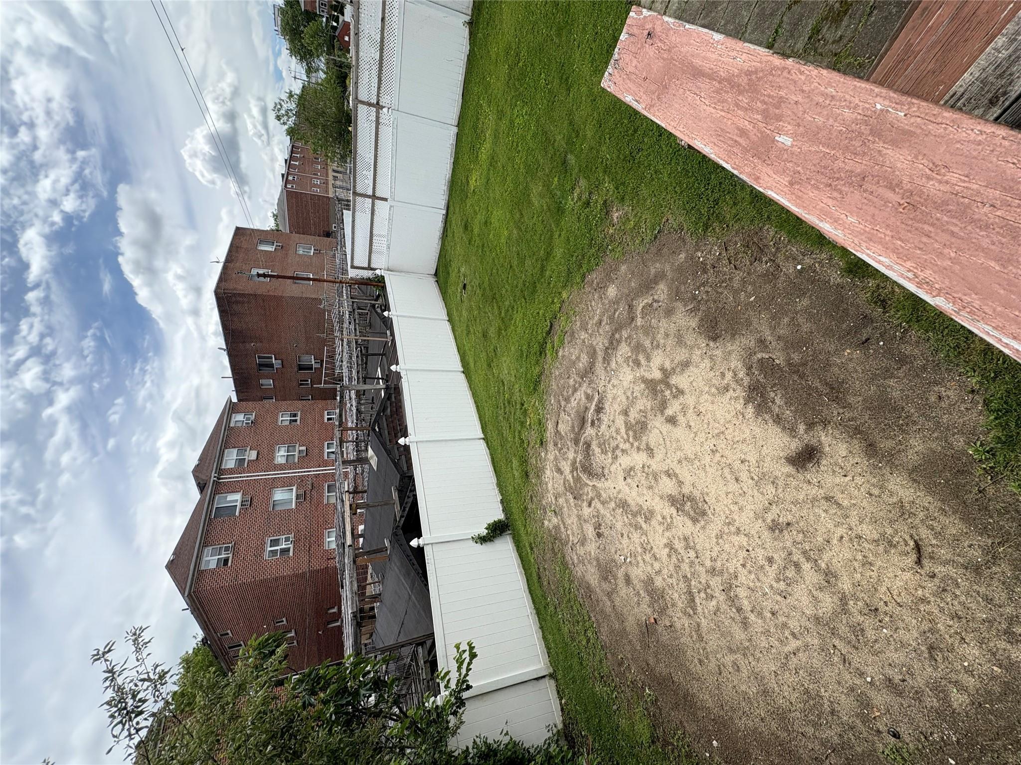 Single Family Hollywood  Bronx, NY 10465, MLS-873098-31