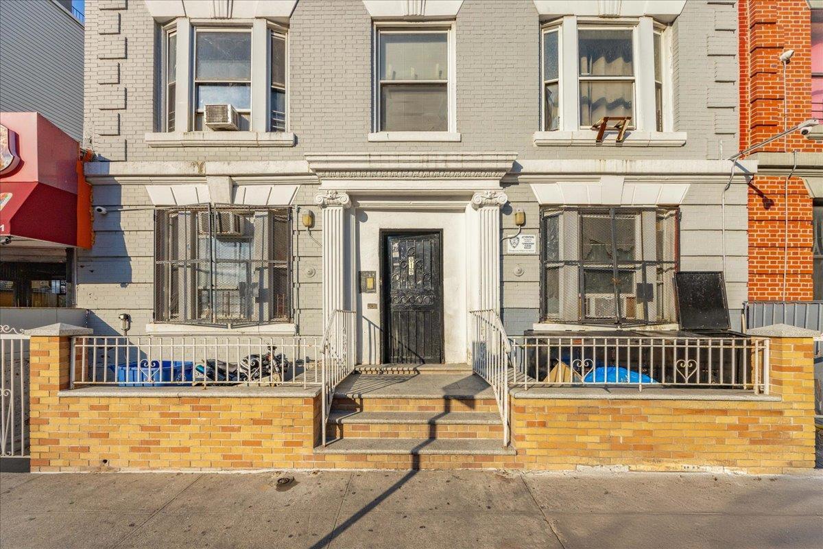 Single Family Avenue Saint John  Bronx, NY 10455, MLS-873105-5