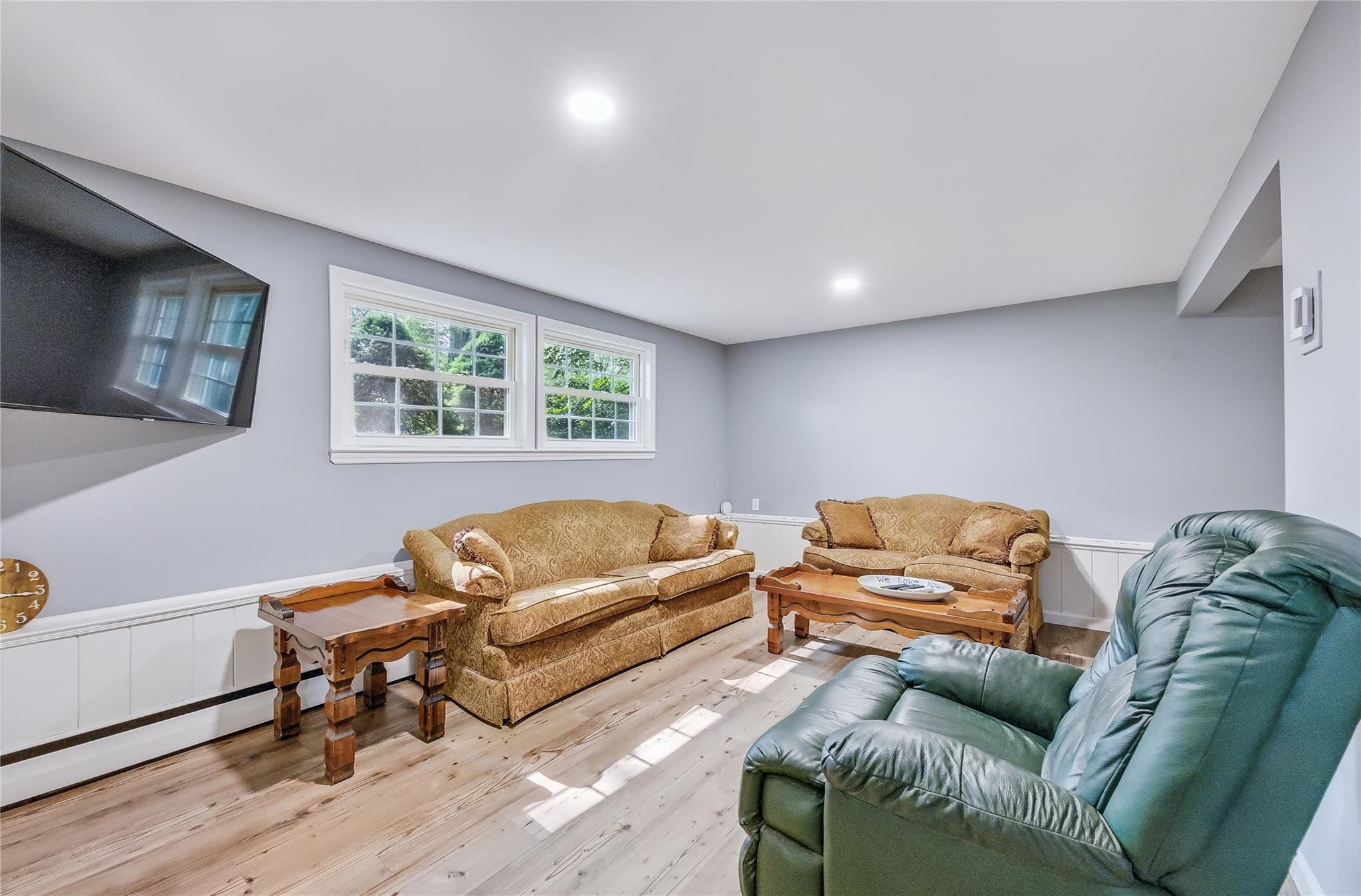 Single Family Eastover  Suffolk County, NY 11731, MLS-873109-23