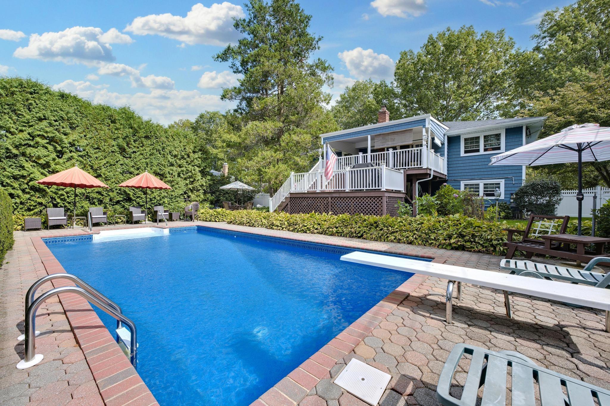 Single Family Eastover  Suffolk County, NY 11731, MLS-873109-29