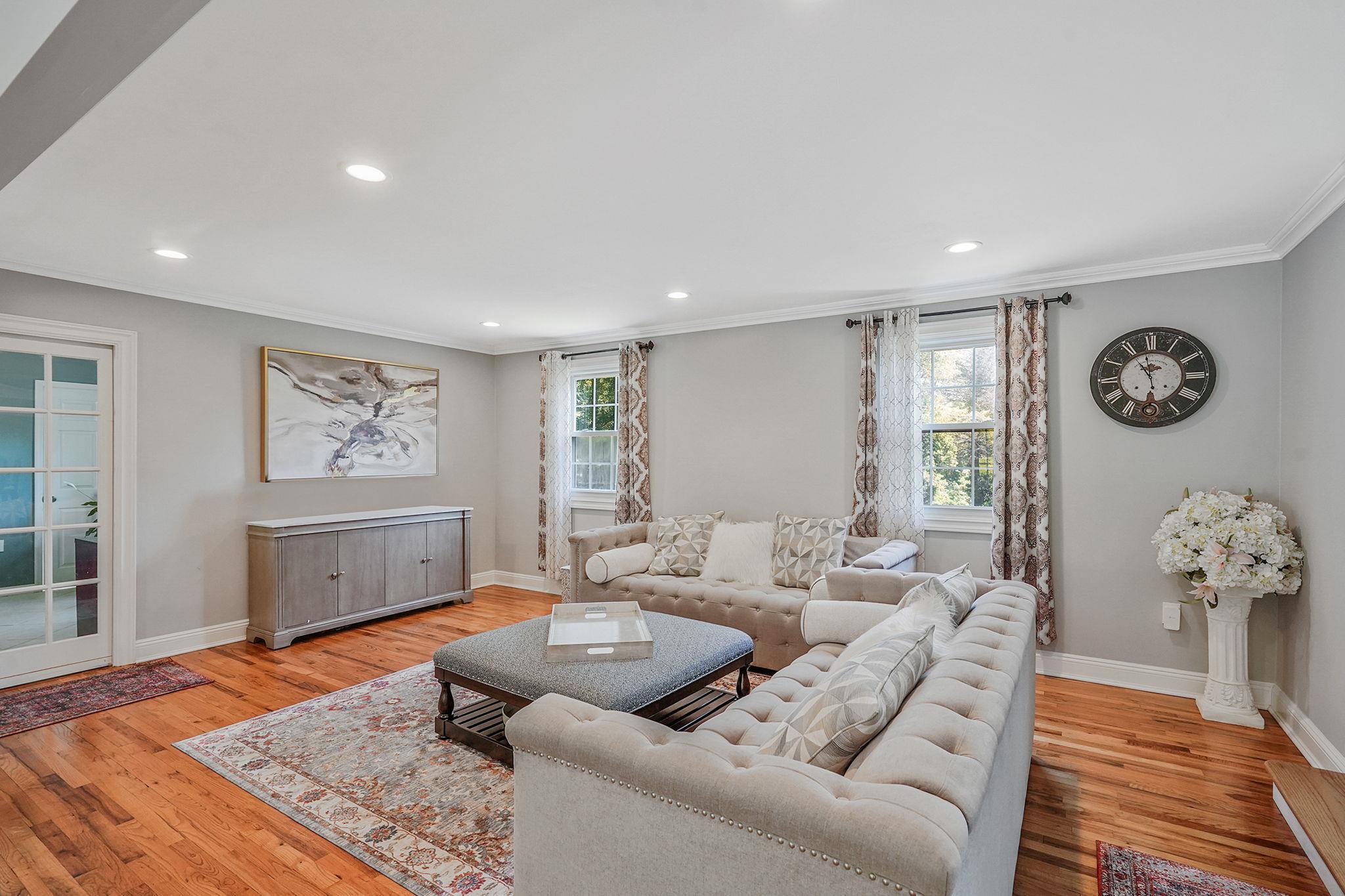 Single Family Country Squire Suffolk County, NY 11746, MLS-873133-10