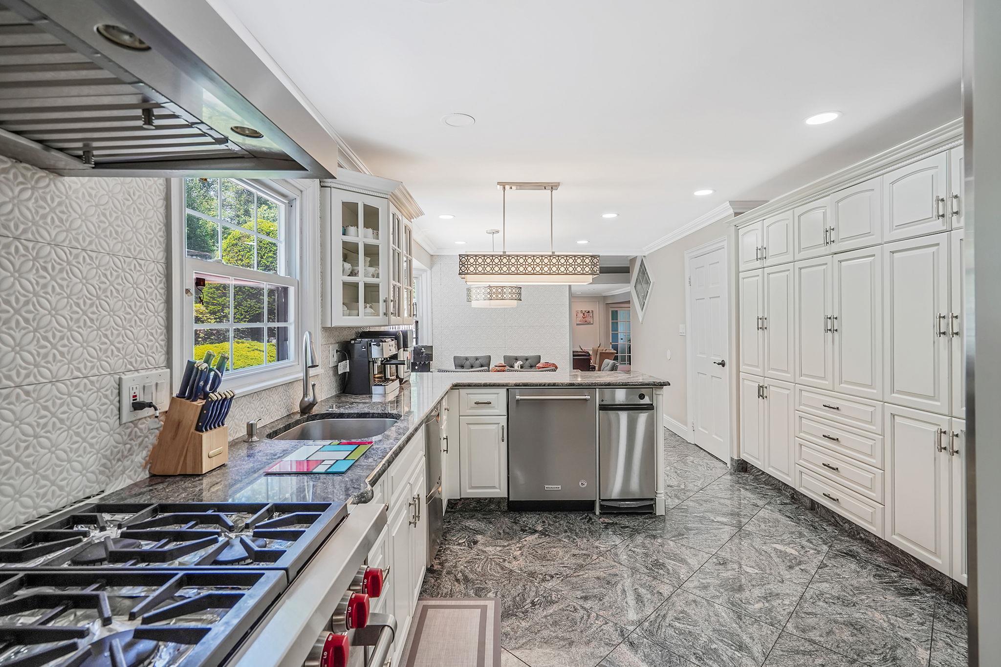 Single Family Country Squire Suffolk County, NY 11746, MLS-873133-19