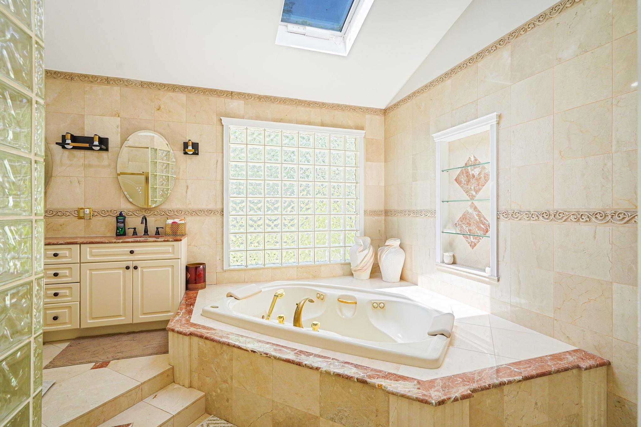 Single Family Country Squire Suffolk County, NY 11746, MLS-873133-24