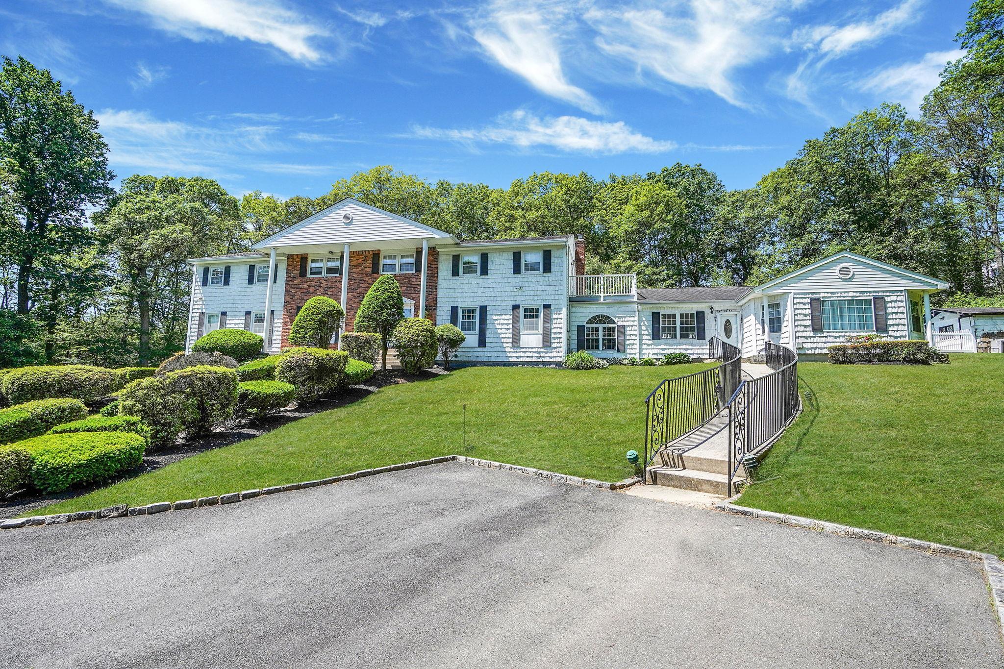 Single Family Country Squire Suffolk County, NY 11746, MLS-873133-3