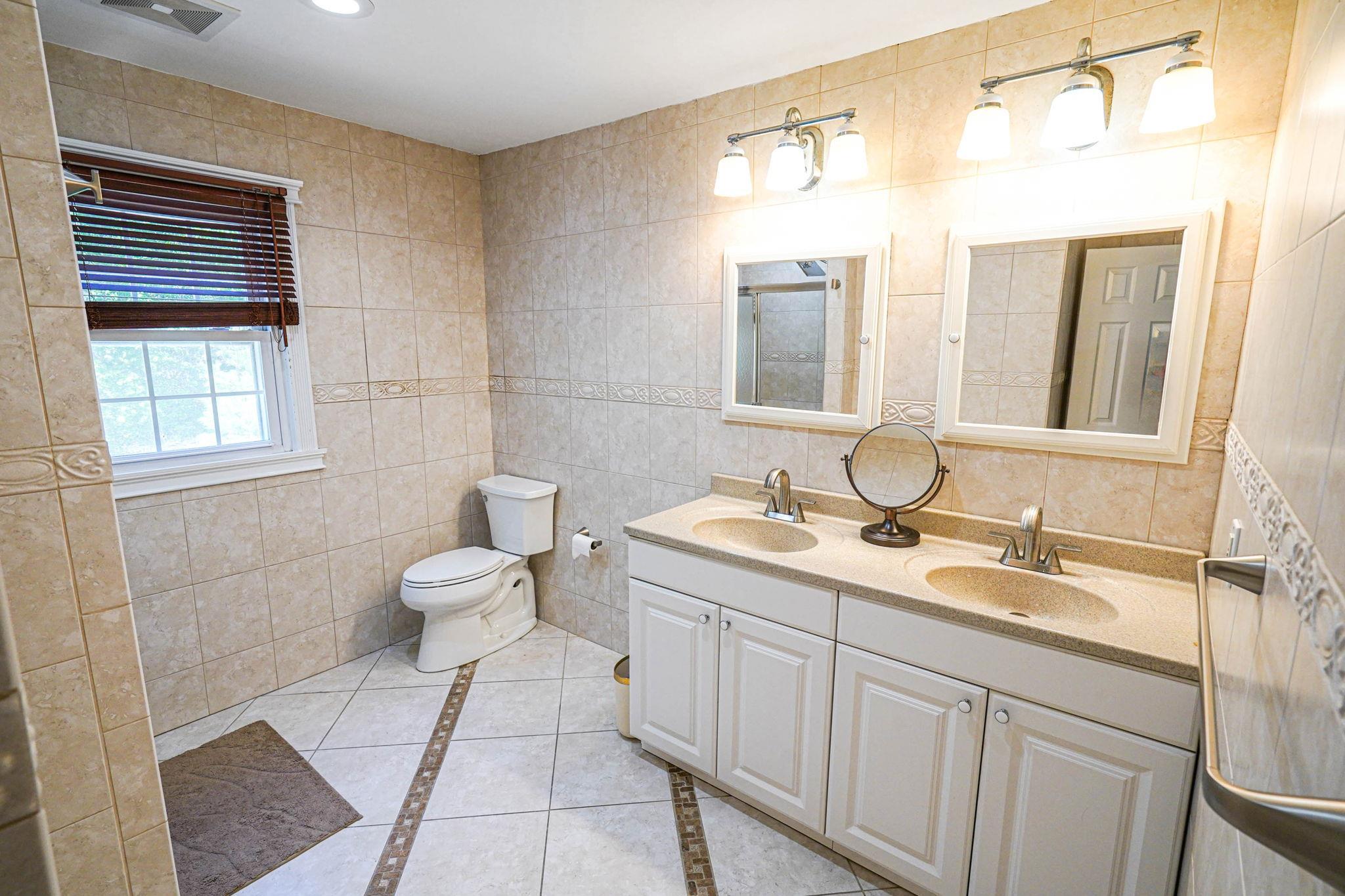 Single Family Country Squire Suffolk County, NY 11746, MLS-873133-31