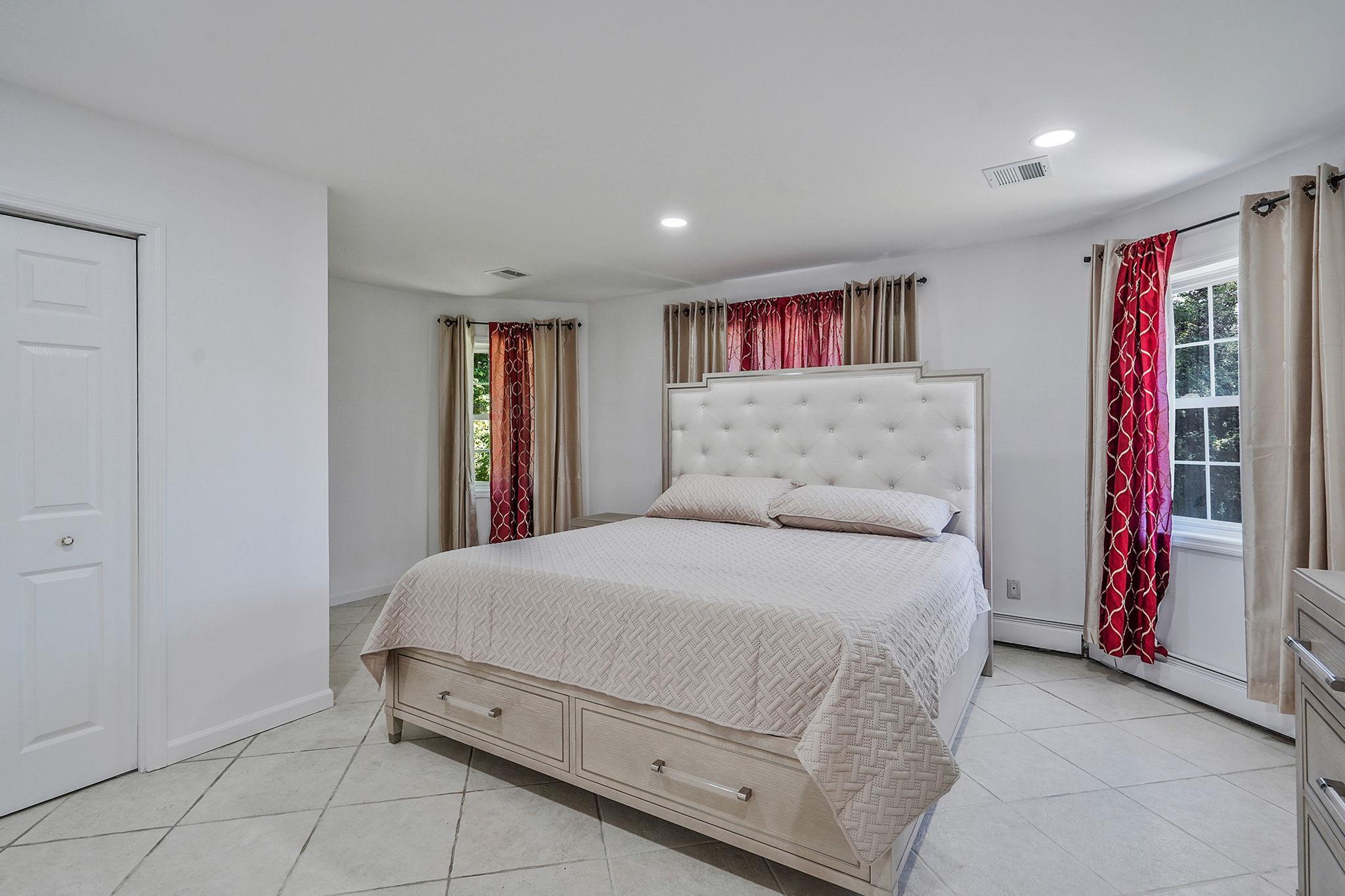 Single Family Country Squire Suffolk County, NY 11746, MLS-873133-33