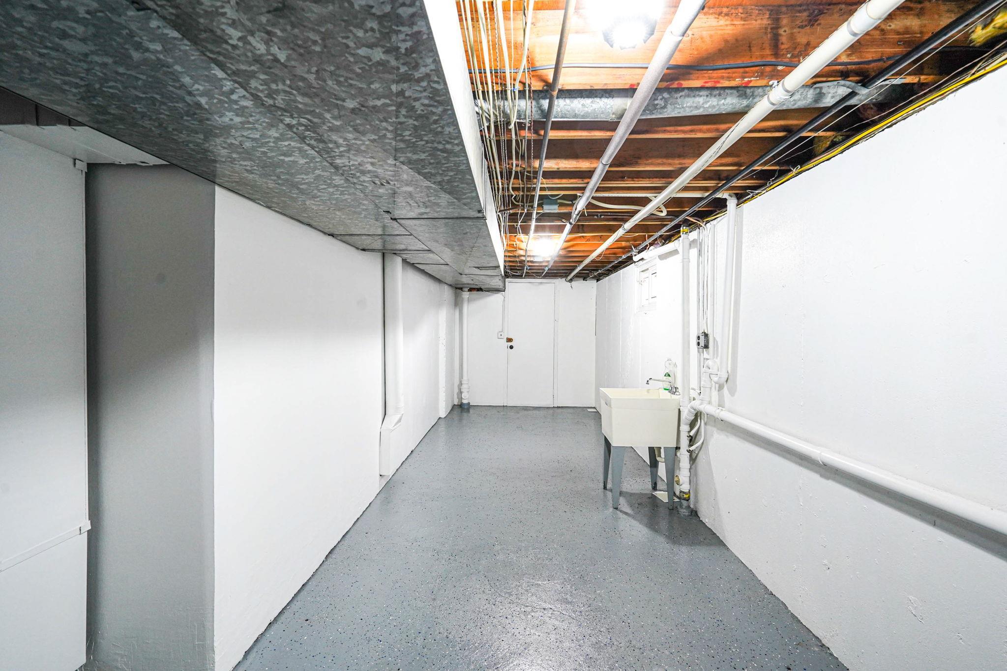 Single Family Country Squire Suffolk County, NY 11746, MLS-873133-40