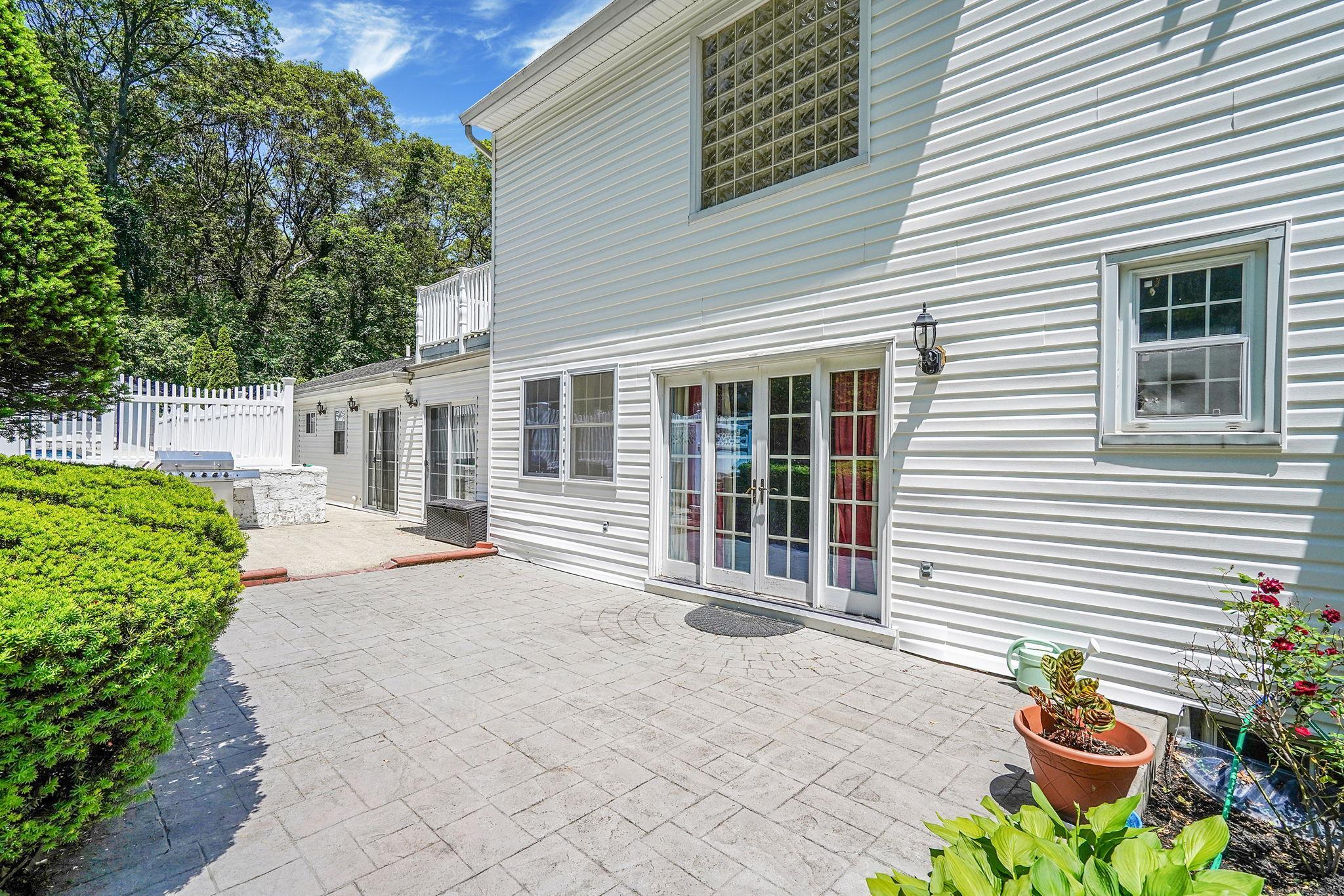 Single Family Country Squire Suffolk County, NY 11746, MLS-873133-43