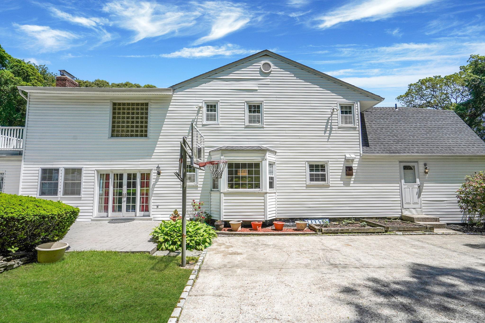 Single Family Country Squire Suffolk County, NY 11746, MLS-873133-44