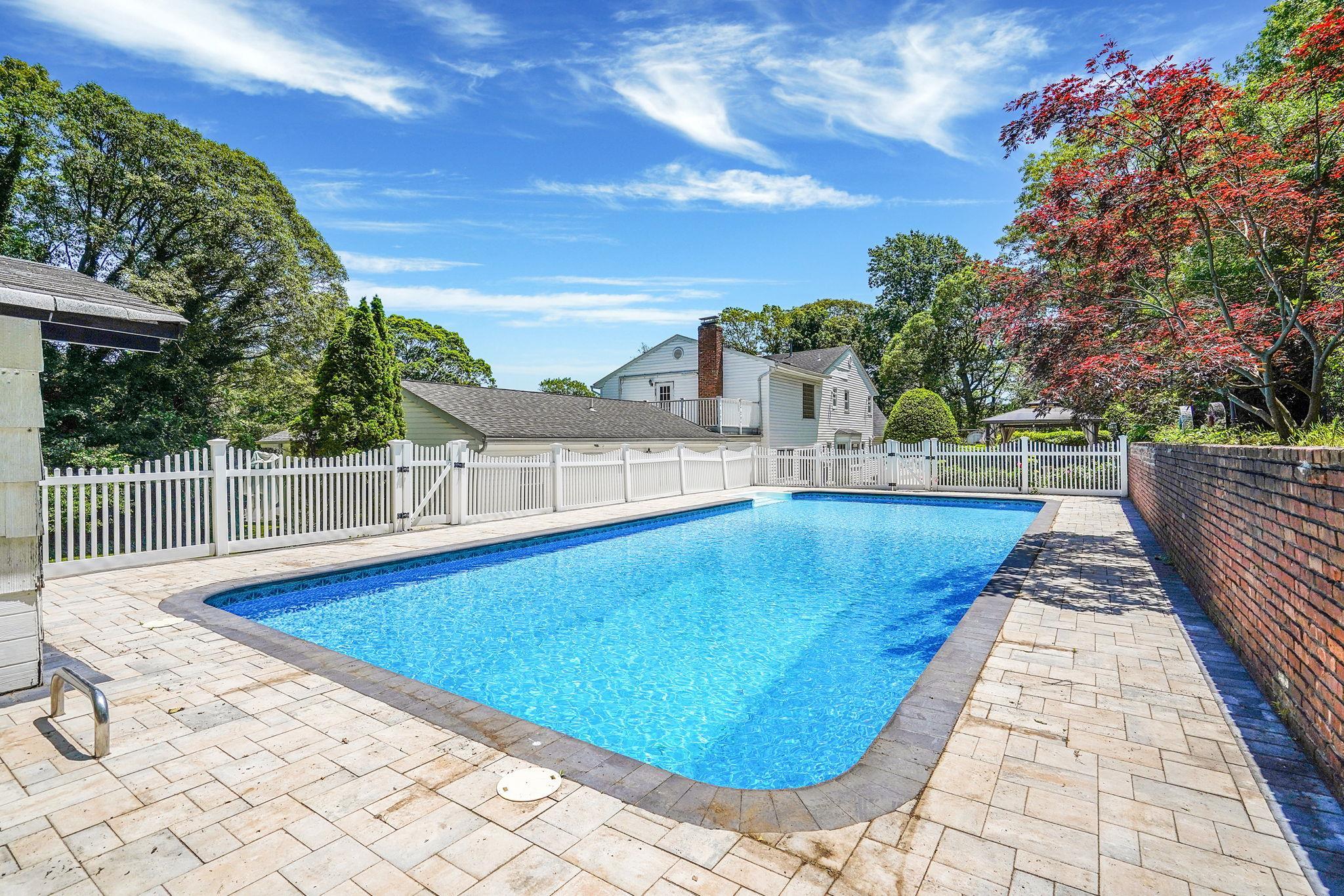 Single Family Country Squire Suffolk County, NY 11746, MLS-873133-48