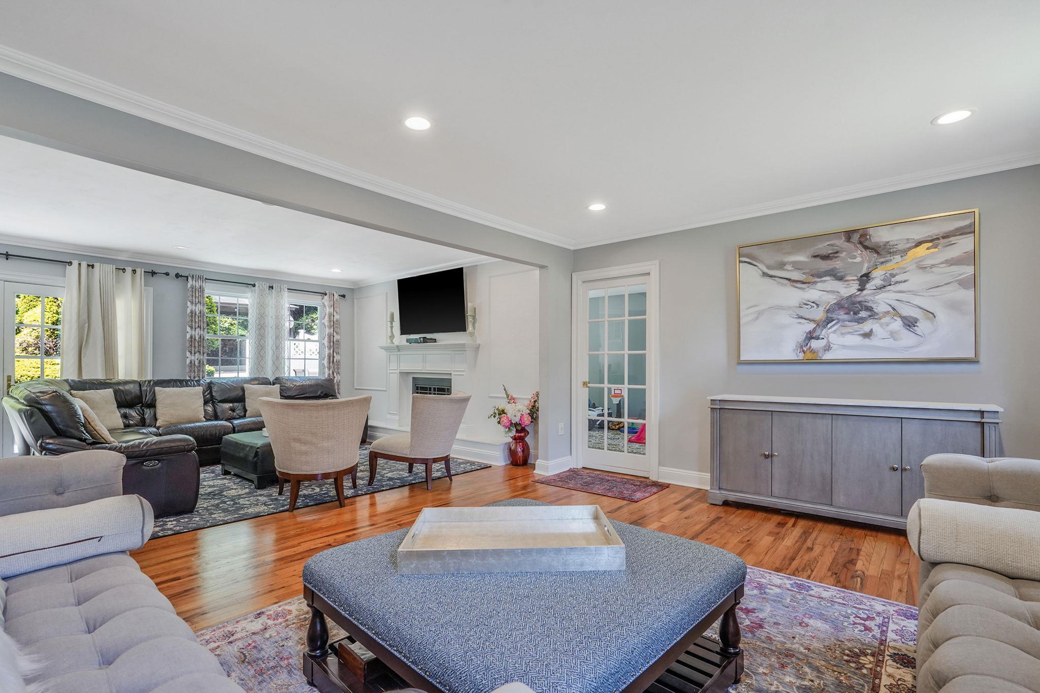 Single Family Country Squire Suffolk County, NY 11746, MLS-873133-9