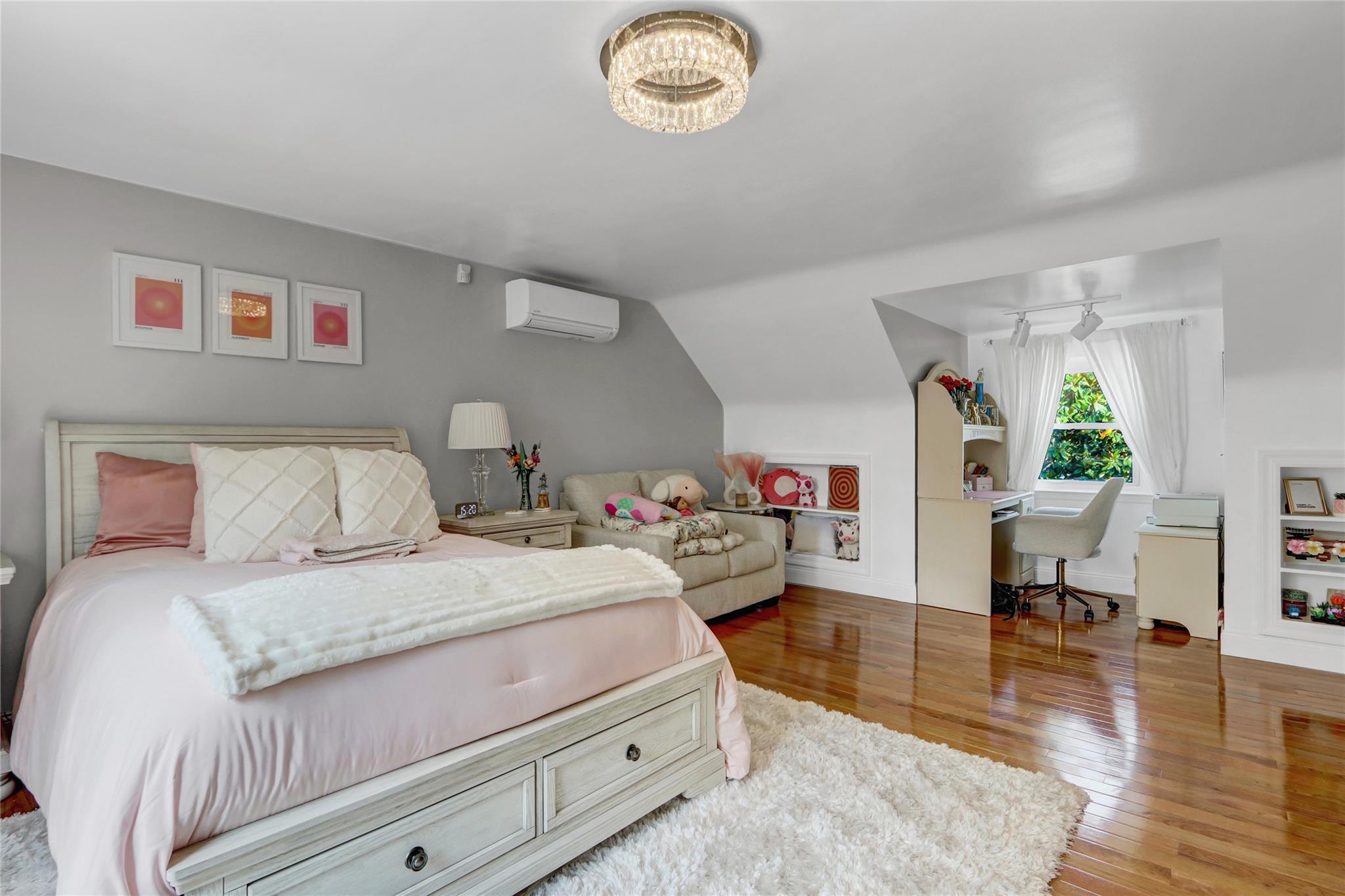Single Family Meadowbrook  Nassau County, NY 11580, MLS-873156-18