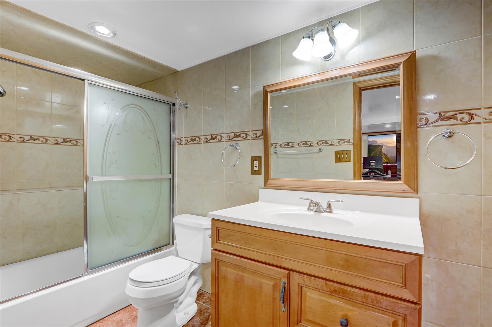 Single Family Meadowbrook  Nassau County, NY 11580, MLS-873156-21