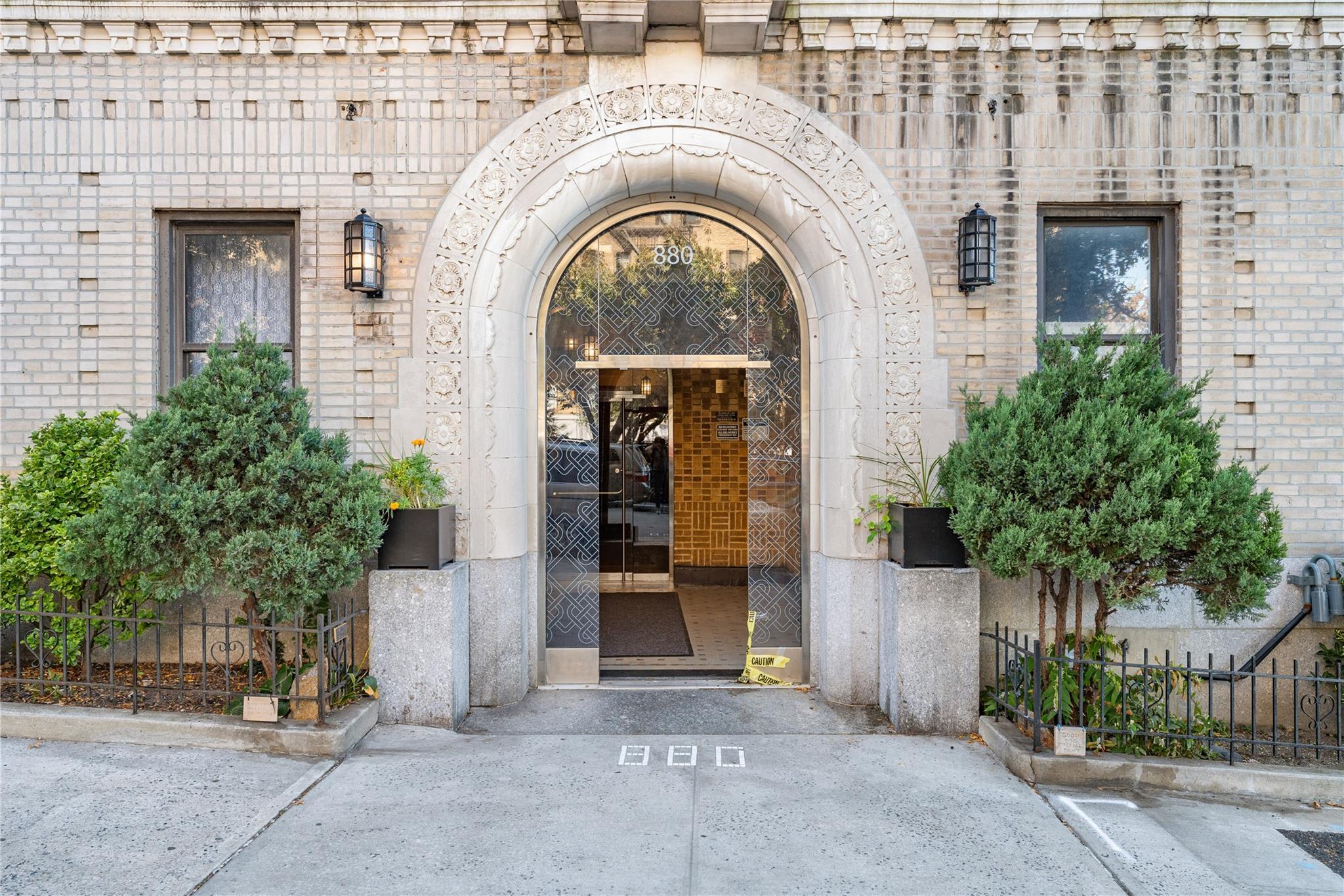 Coop 181 Street  Manhattan, NY 10033, MLS-873163-3
