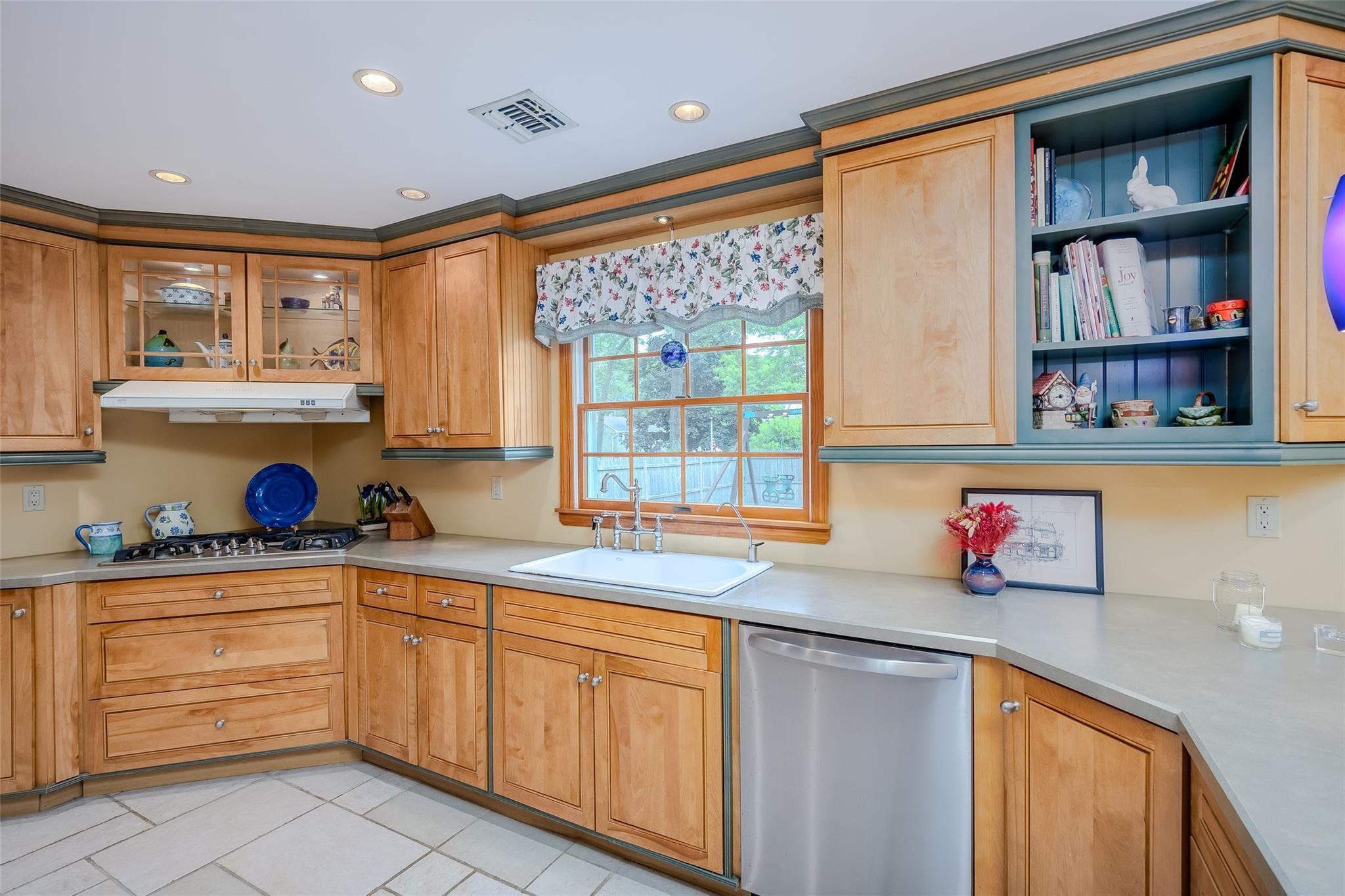 Single Family Quiet  Suffolk County, NY 11764, MLS-873164-24