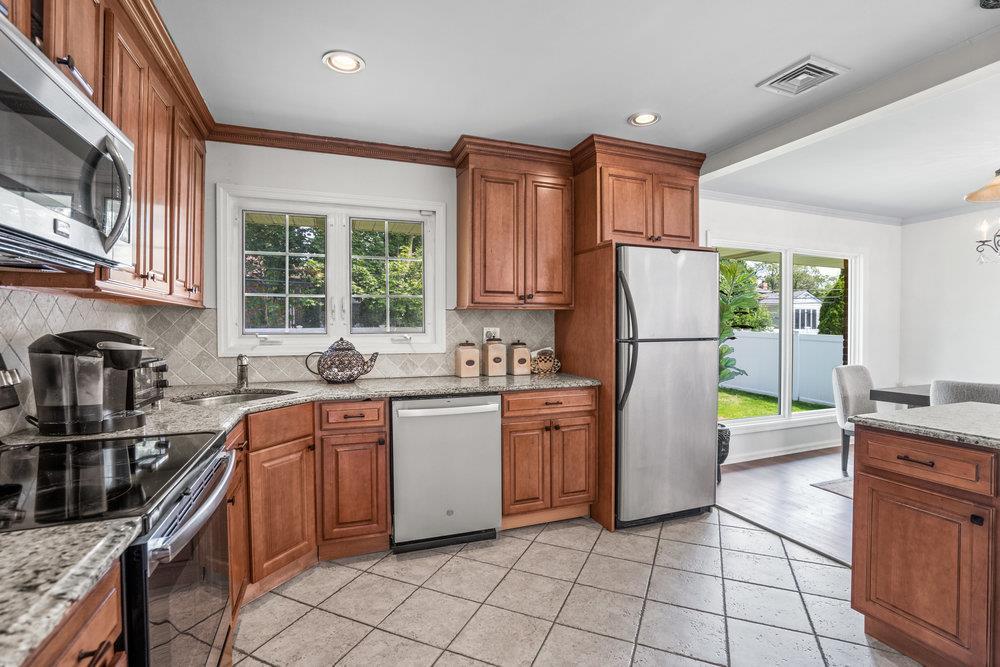 Single Family Birchwood Park  Nassau County, NY 11791, MLS-873217-11
