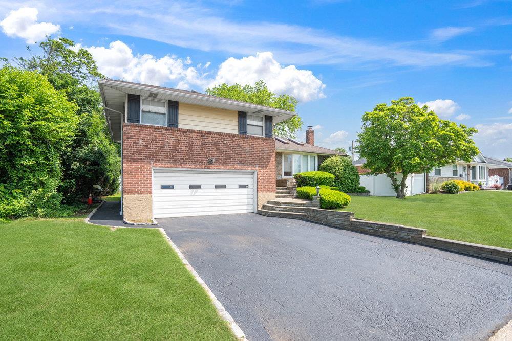 Single Family Birchwood Park  Nassau County, NY 11791, MLS-873217-2