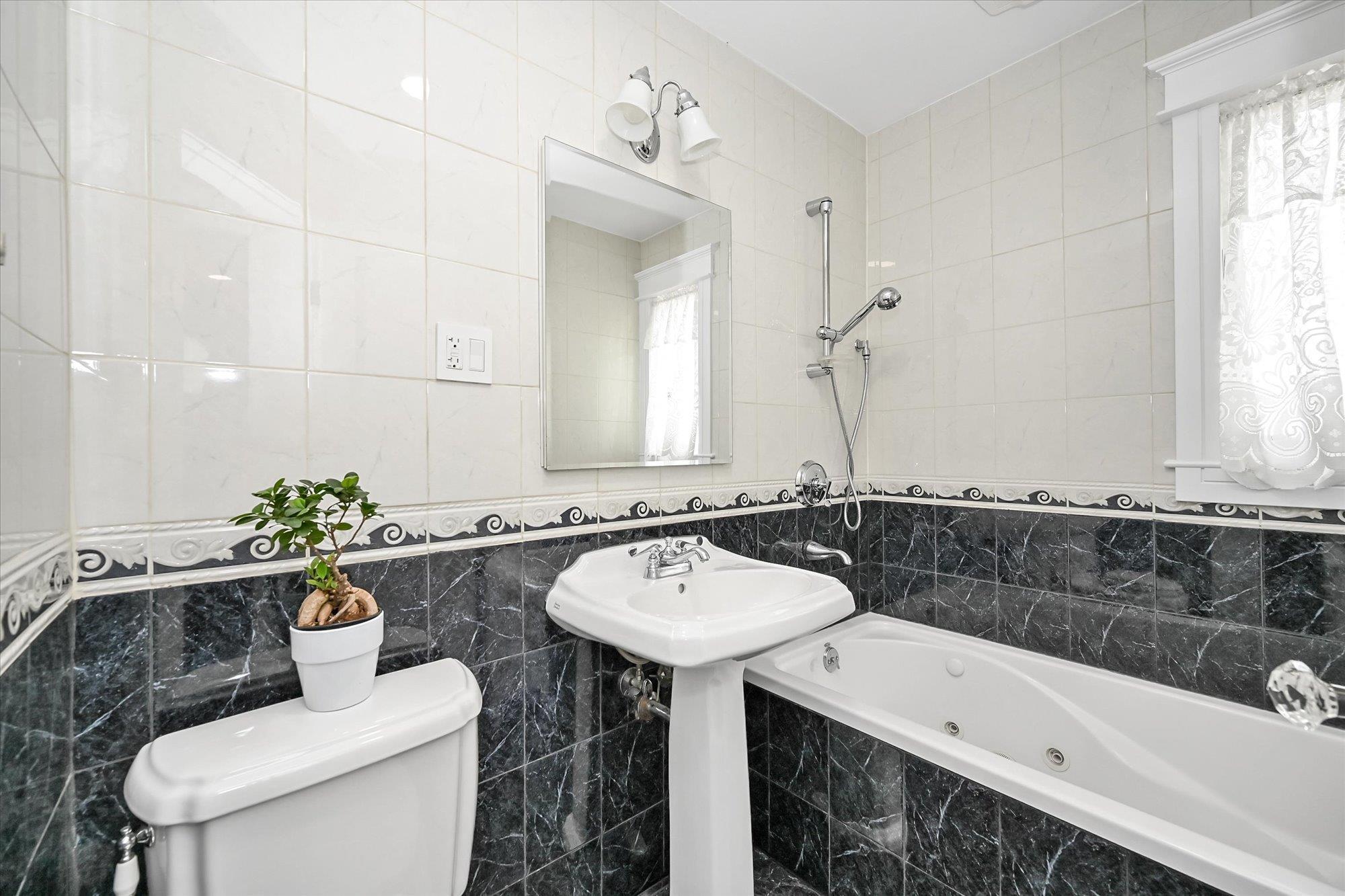 Single Family 21st  Queens, NY 11357, MLS-873219-10