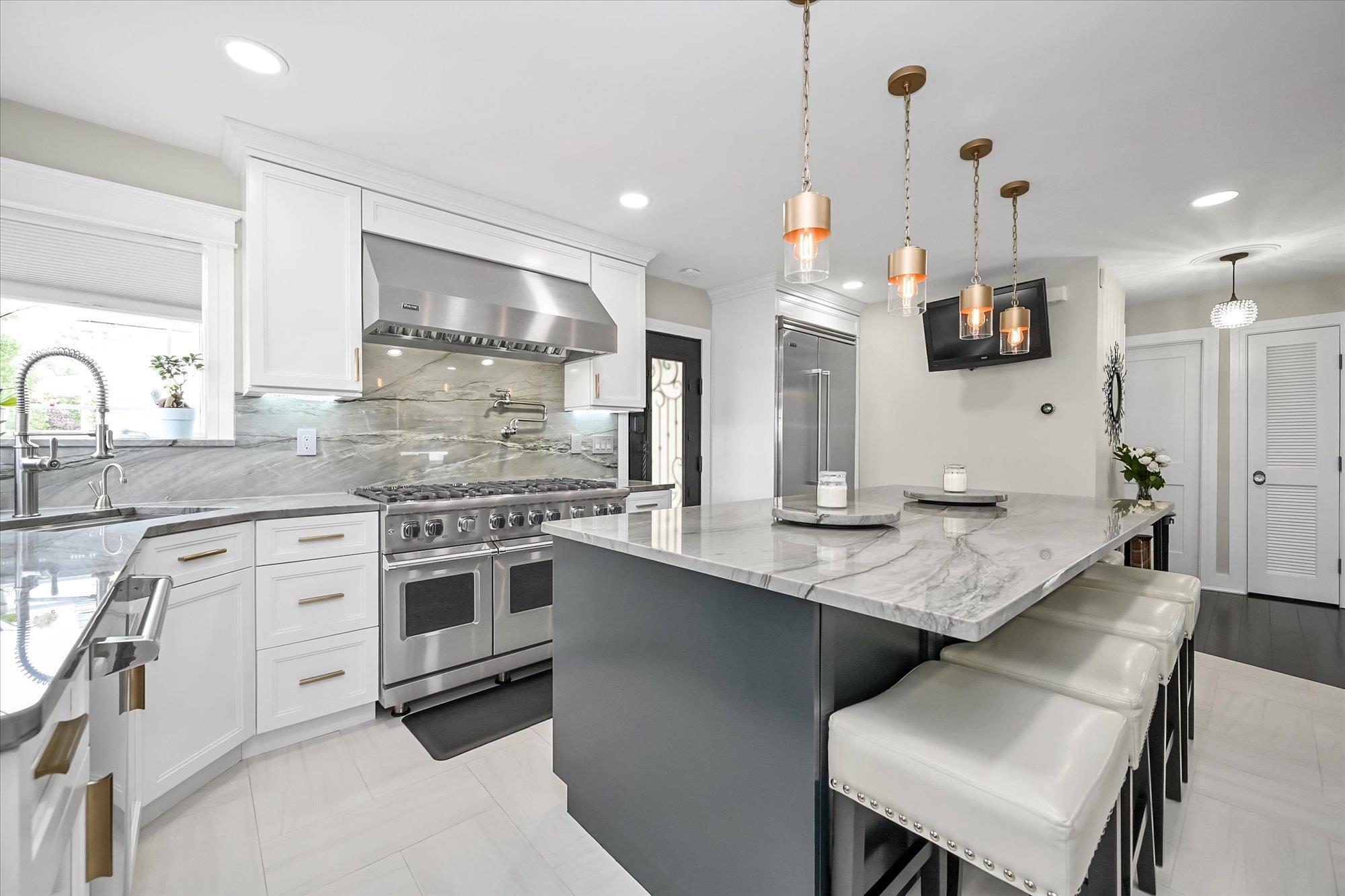 Single Family 21st  Queens, NY 11357, MLS-873219-2