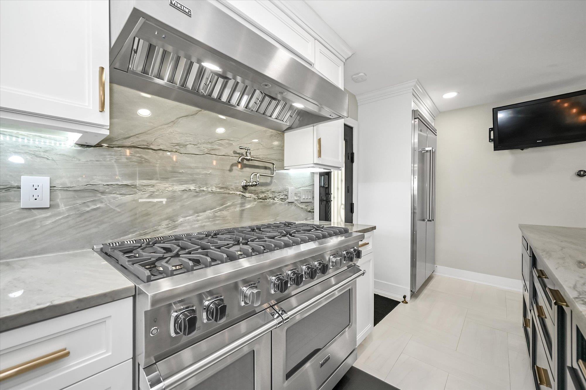 Single Family 21st  Queens, NY 11357, MLS-873219-4