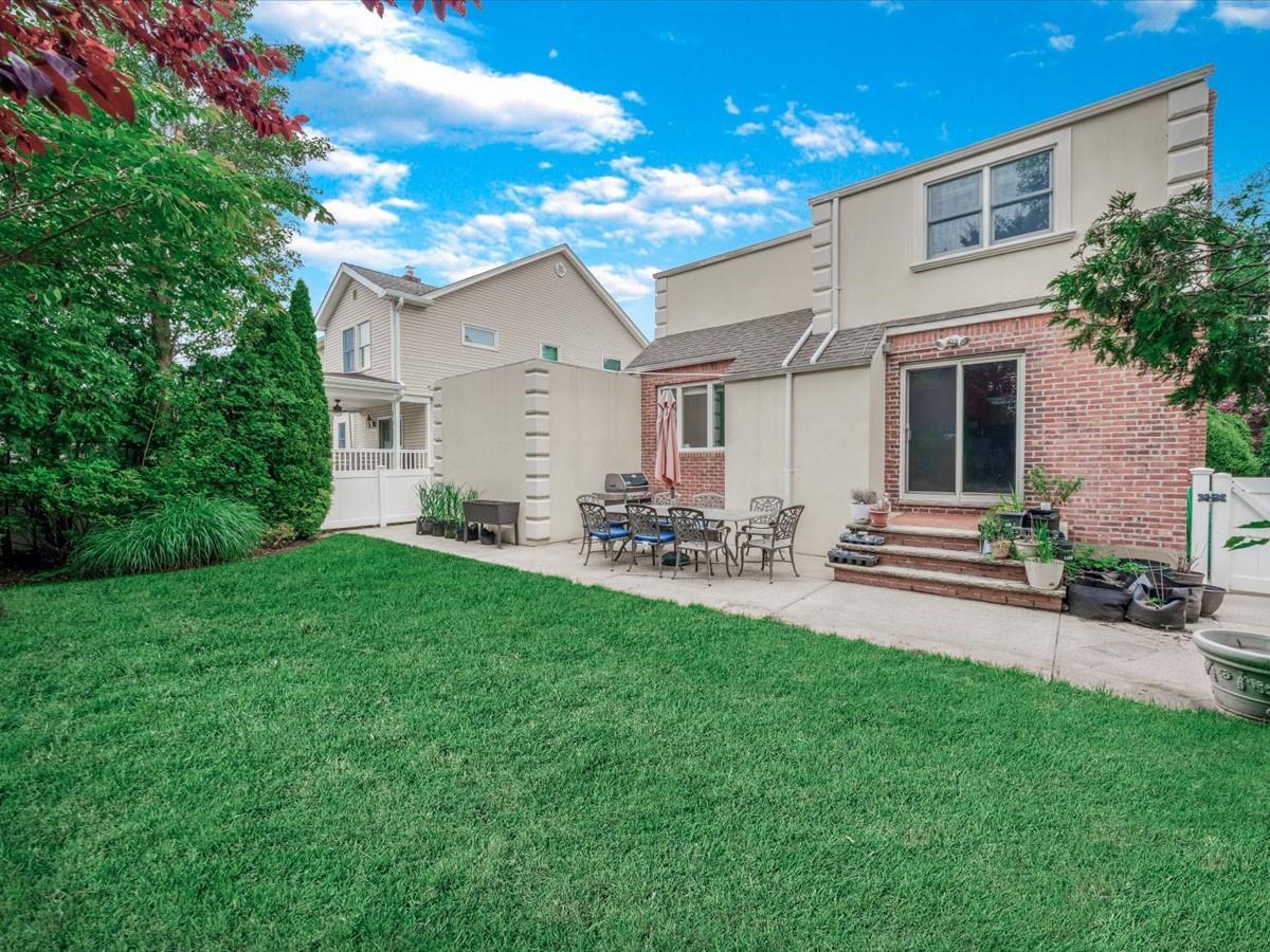 Single Family Ashland  Nassau County, NY 11040, MLS-873220-16