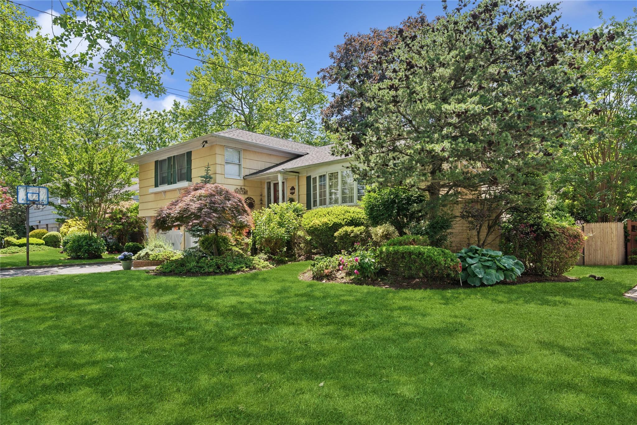 Single Family Somerset  Nassau County, NY 11557, MLS-873254-2