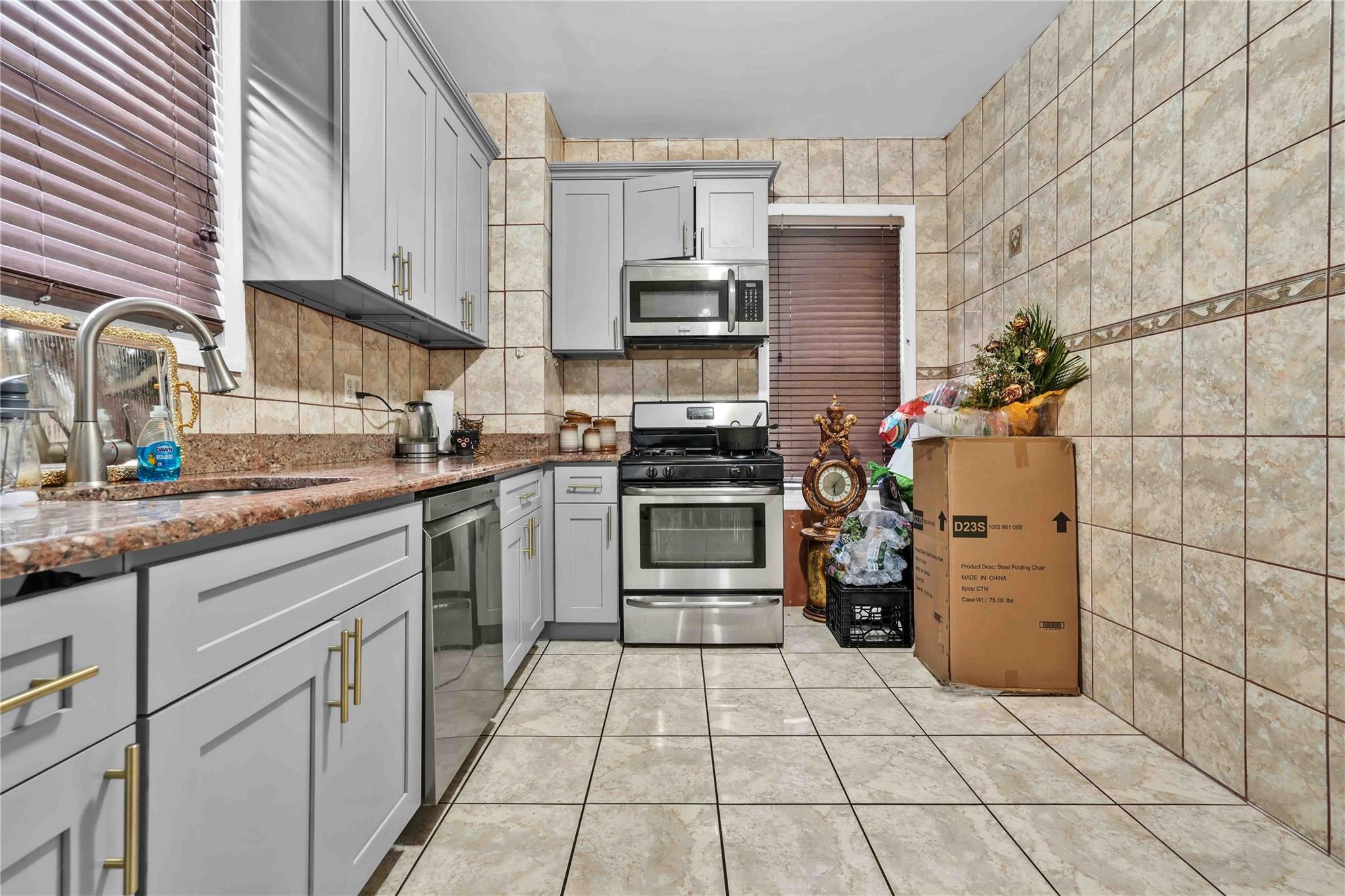 Single Family 86th  Queens, NY 11418, MLS-873312-20