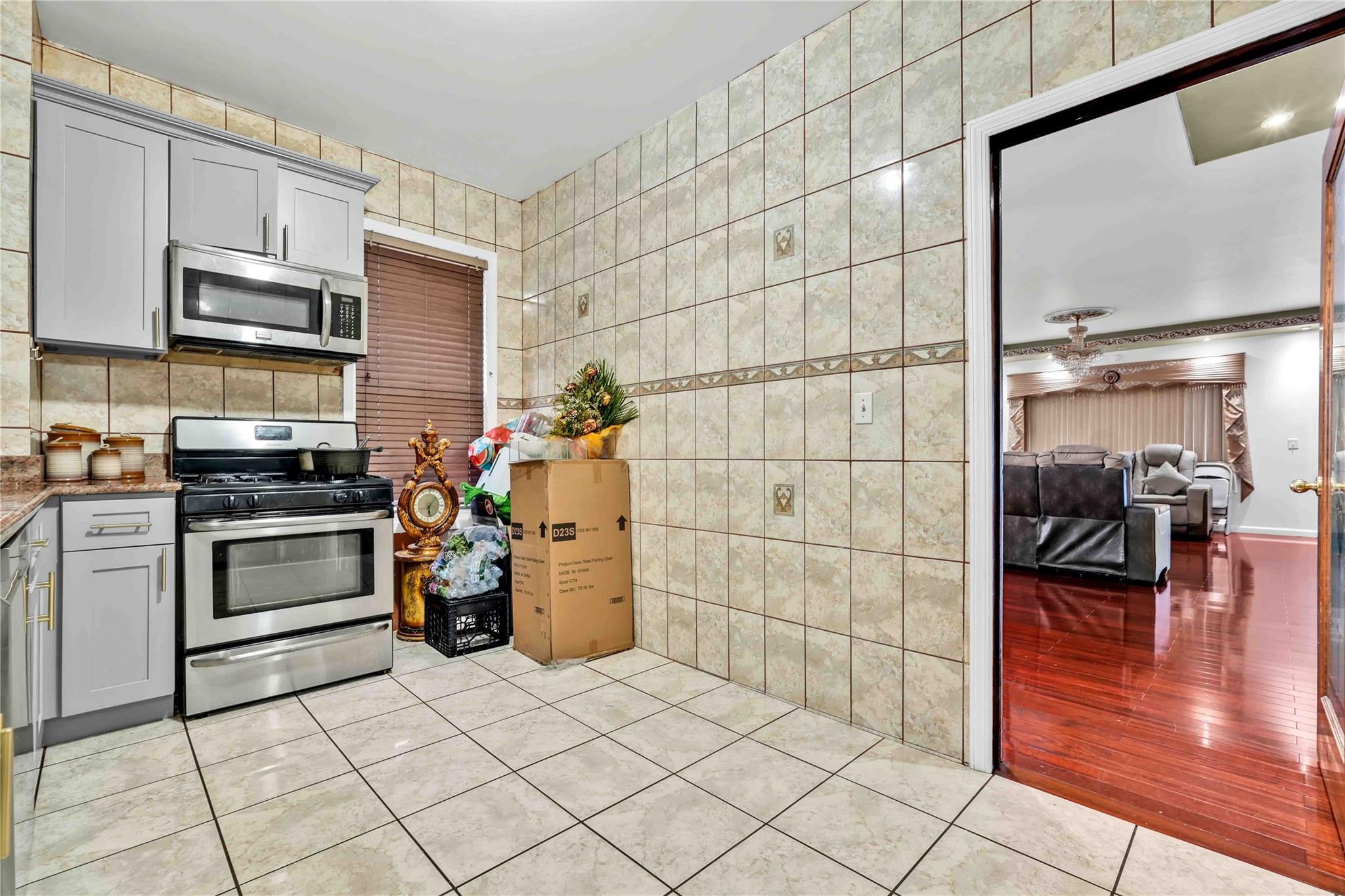 Single Family 86th  Queens, NY 11418, MLS-873312-21