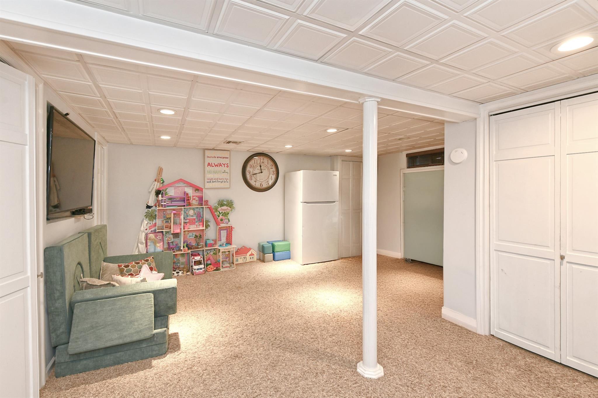 Single Family Redwood  Nassau County, NY 11803, MLS-873316-16