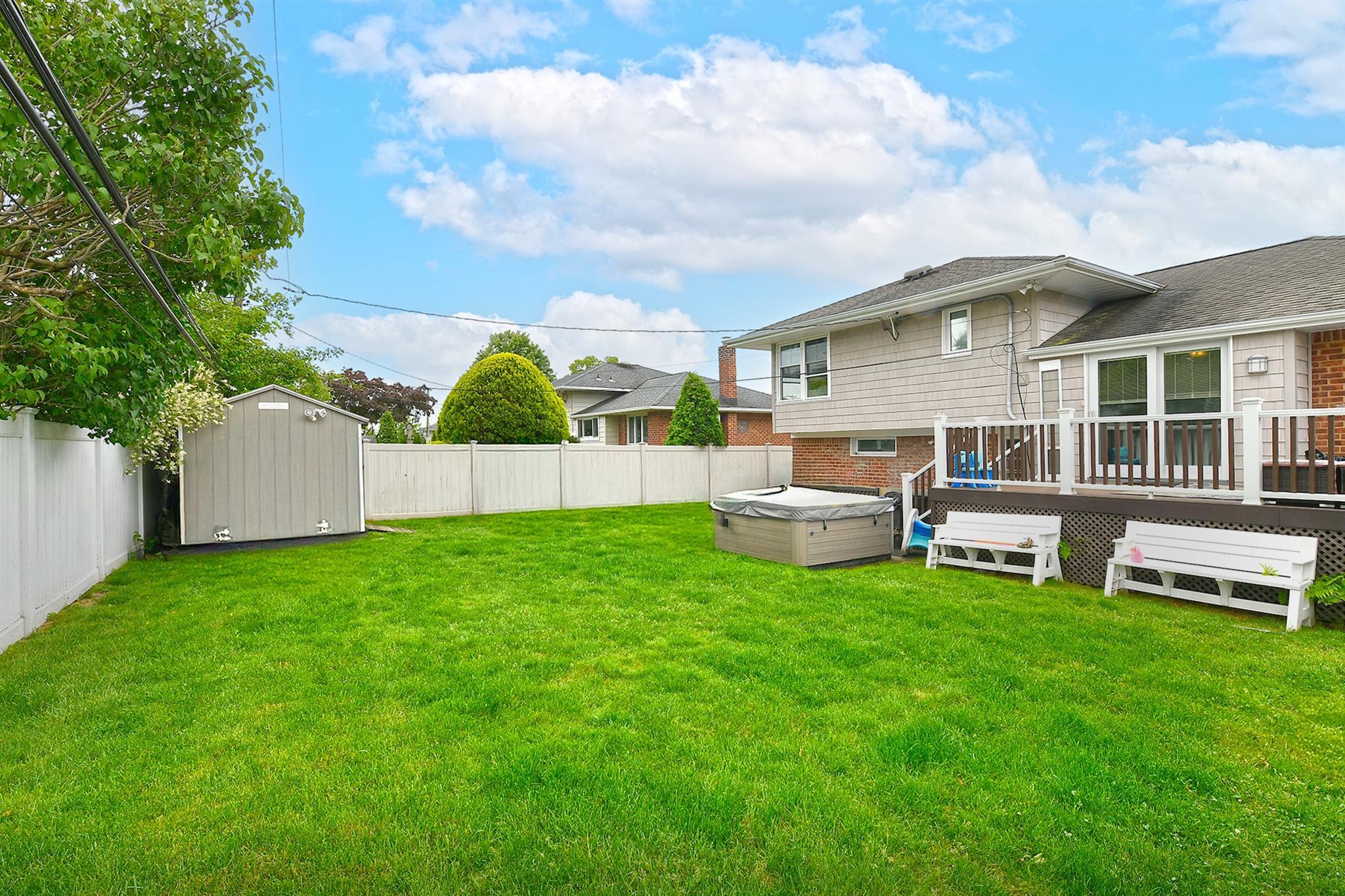 Single Family Redwood  Nassau County, NY 11803, MLS-873316-24