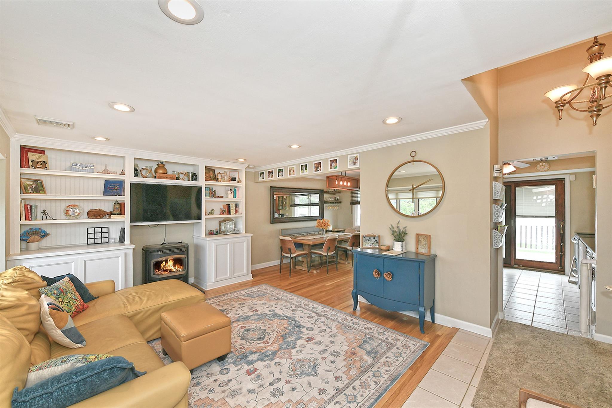 Single Family Redwood  Nassau County, NY 11803, MLS-873316-5