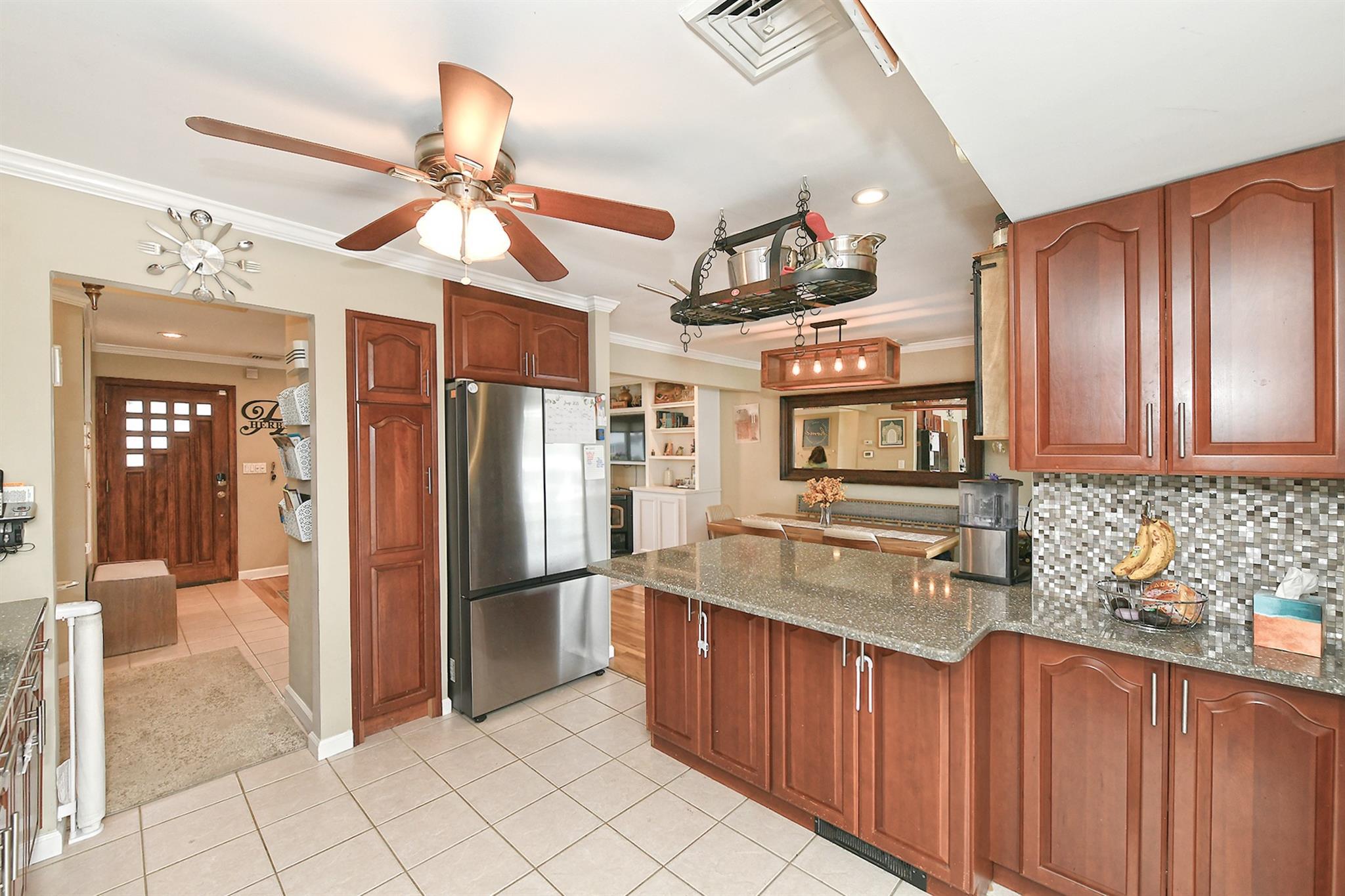 Single Family Redwood  Nassau County, NY 11803, MLS-873316-8