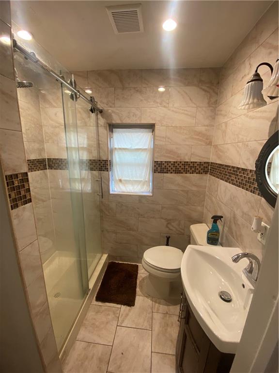 Single Family E 223rd  Bronx, NY 10466, MLS-873346-3