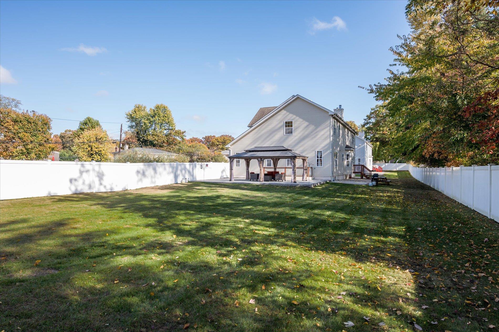 Single Family Undset  Suffolk County, NY 11746, MLS-873413-28
