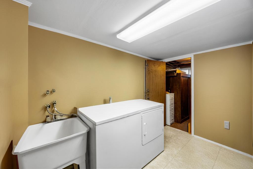 Single Family Caldwell  Nassau County, NY 11581, MLS-873445-29