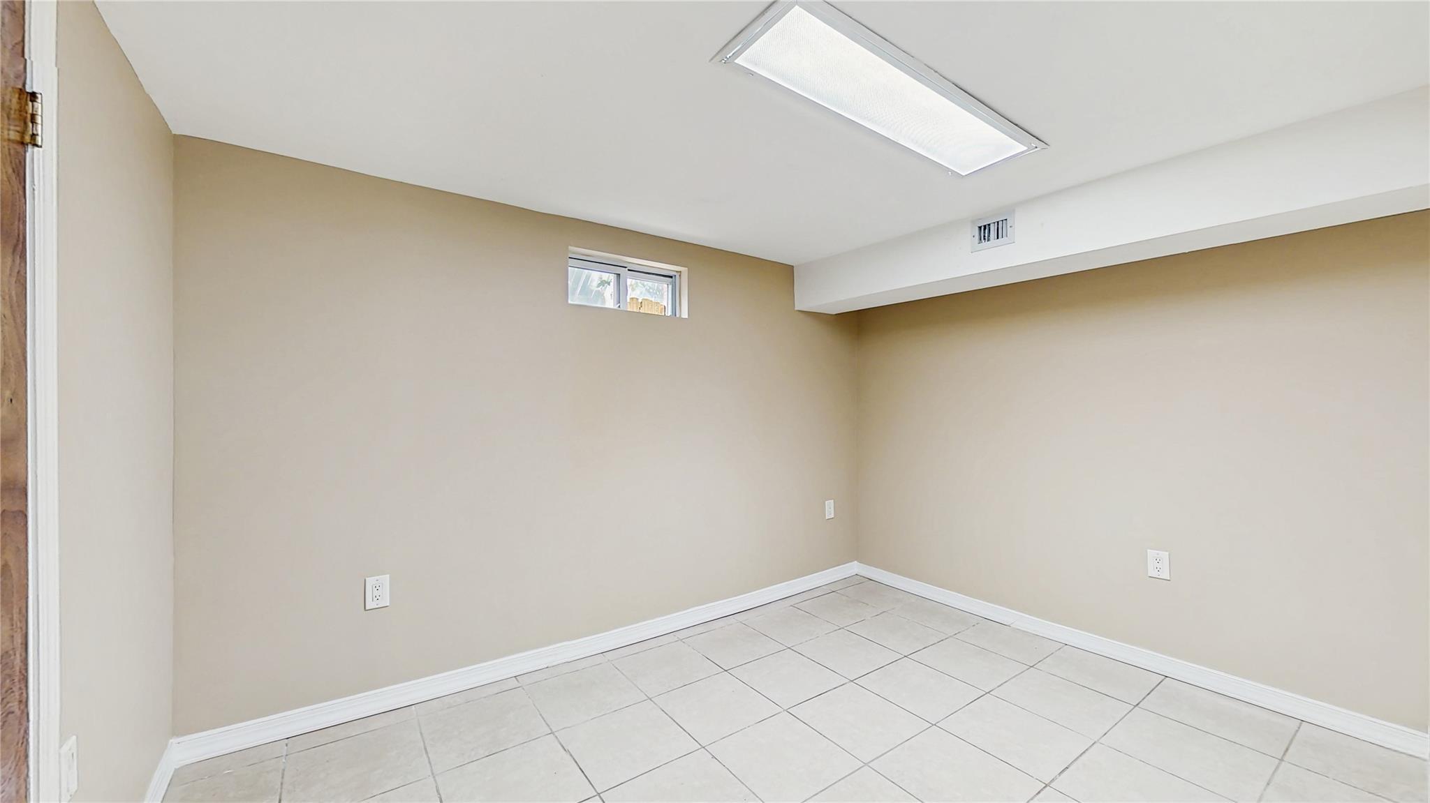 Single Family Elkmont  Queens, NY 11426, MLS-873448-31