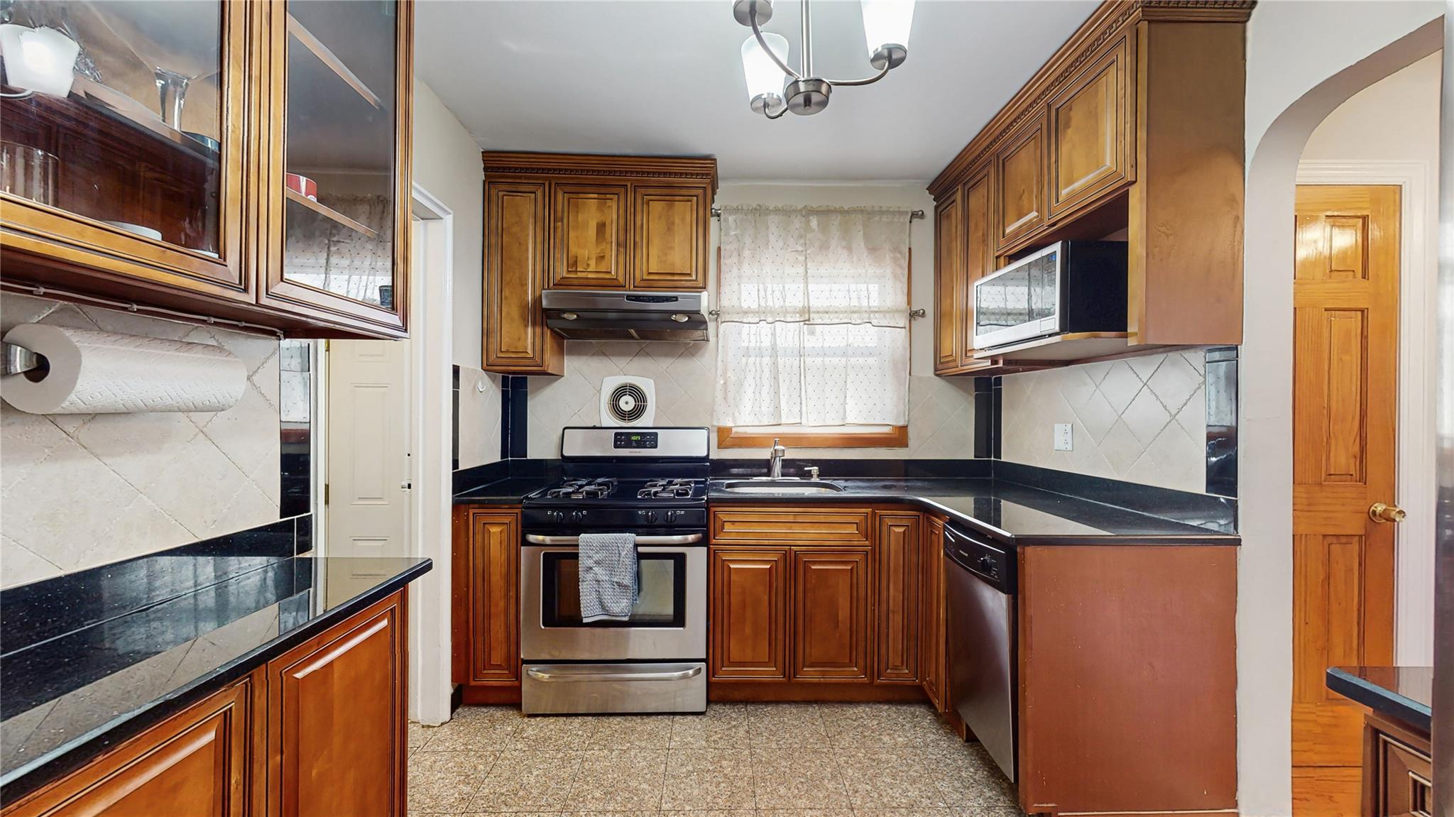 Single Family Elkmont  Queens, NY 11426, MLS-873448-6