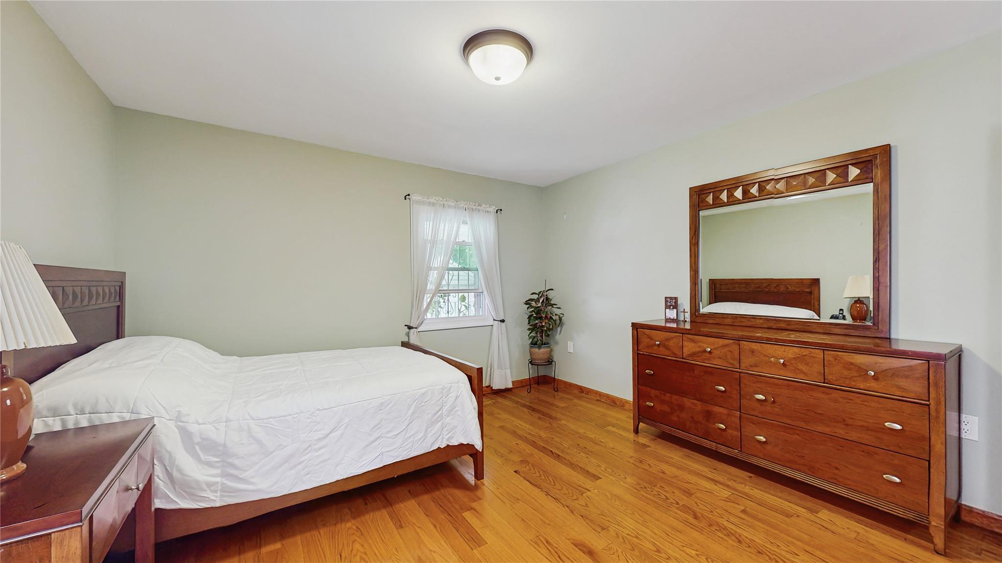 Single Family Elkmont  Queens, NY 11426, MLS-873448-9