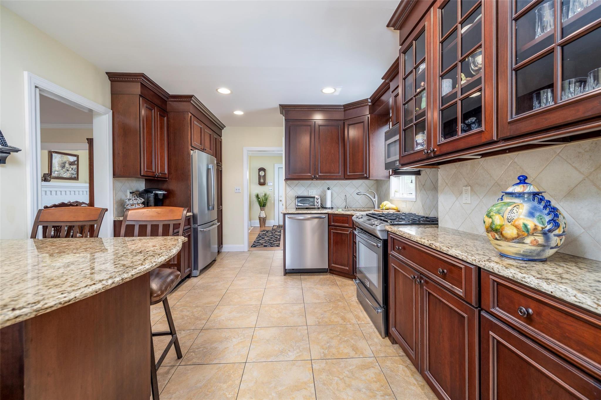 Single Family Hamilton  Nassau County, NY 11570, MLS-873493-10