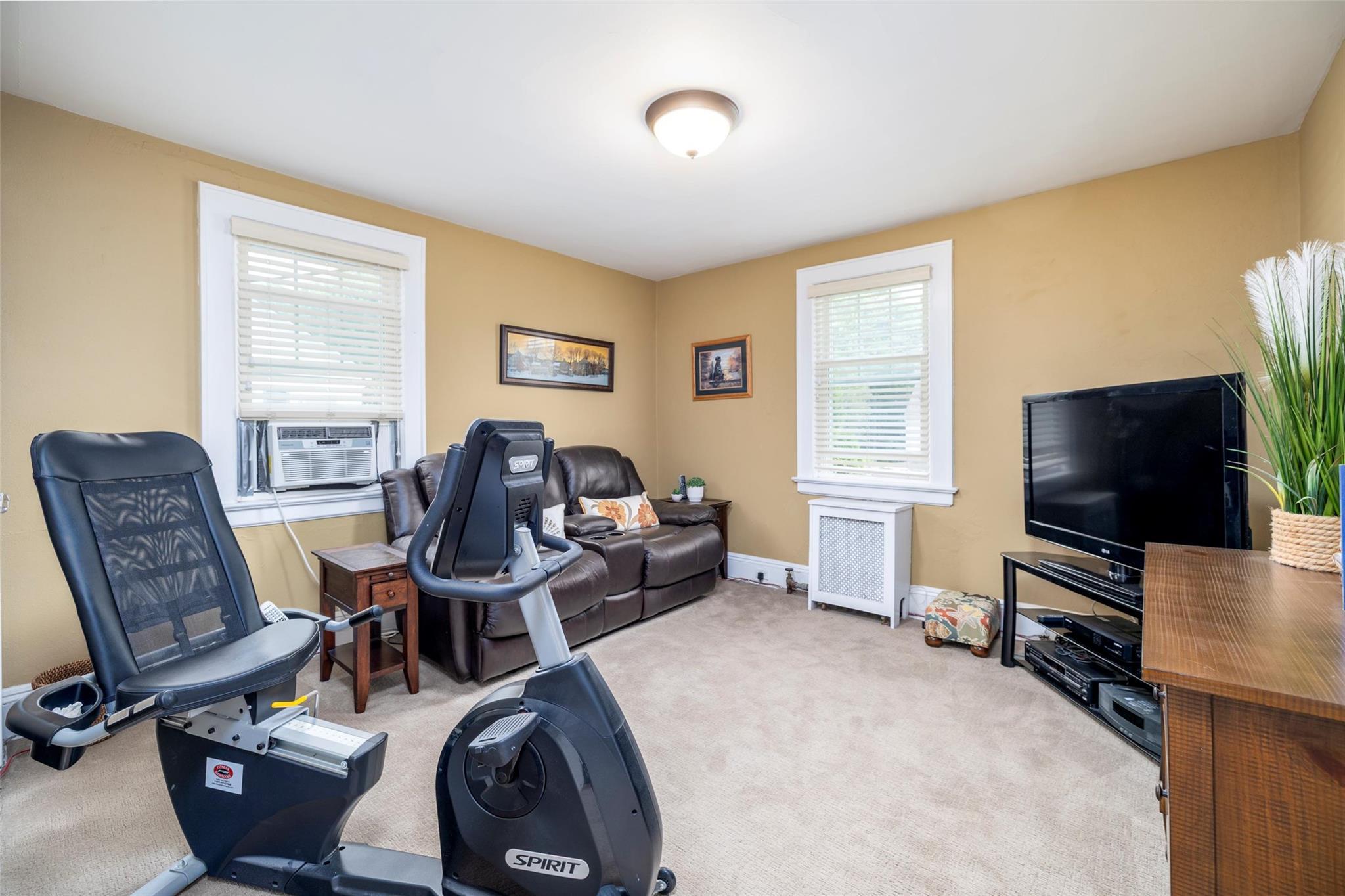 Single Family Hamilton  Nassau County, NY 11570, MLS-873493-15