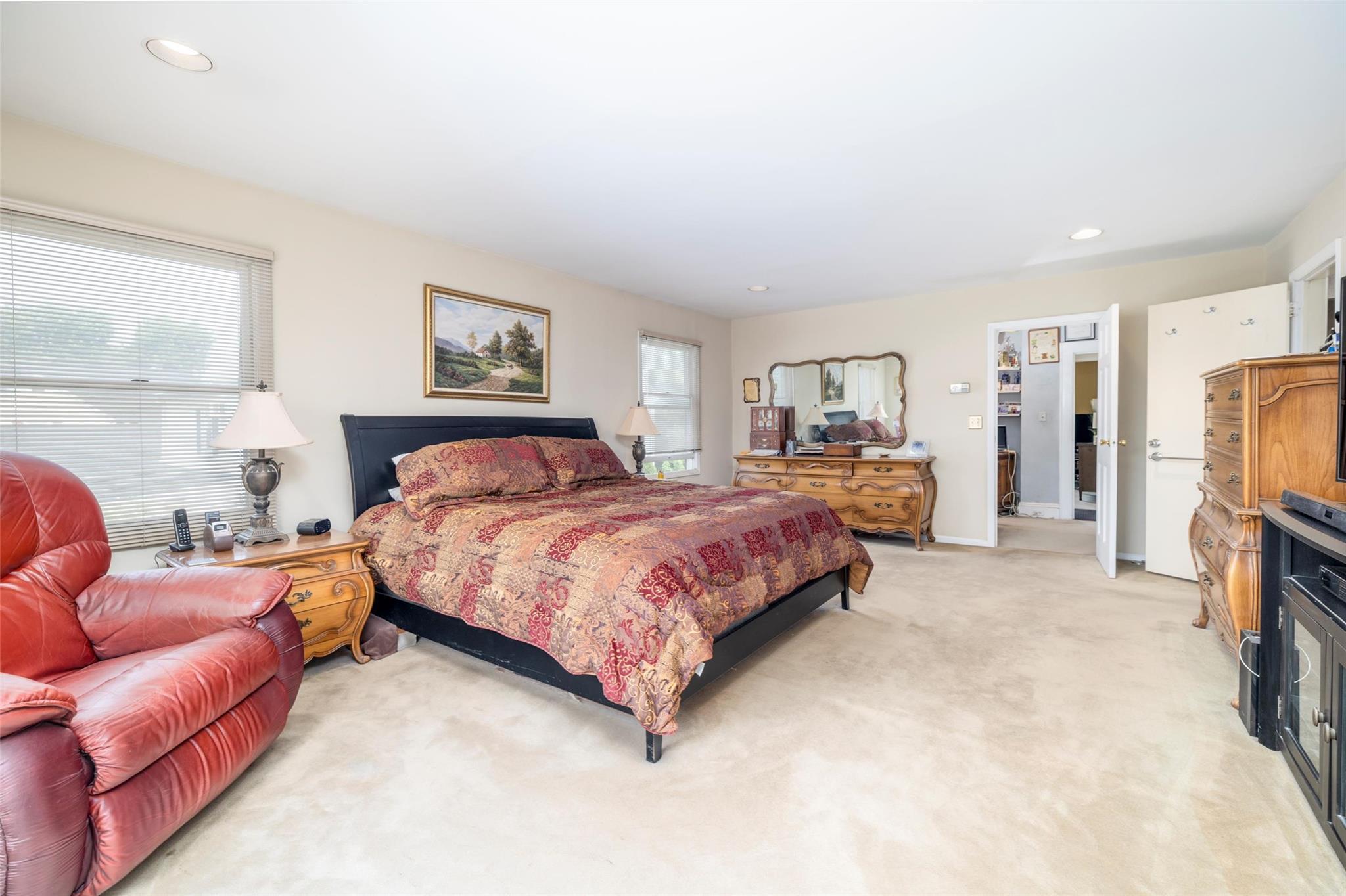 Single Family Hamilton  Nassau County, NY 11570, MLS-873493-17