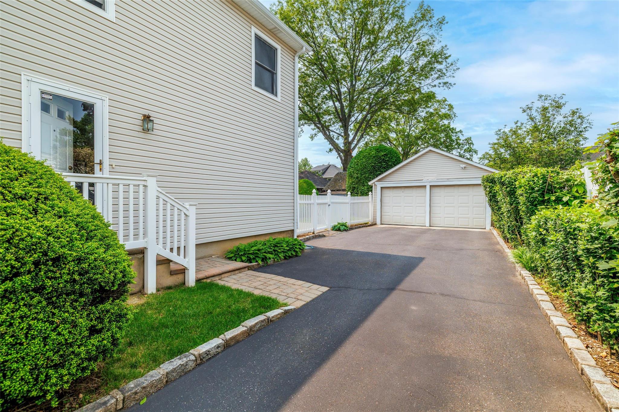 Single Family Hamilton  Nassau County, NY 11570, MLS-873493-3